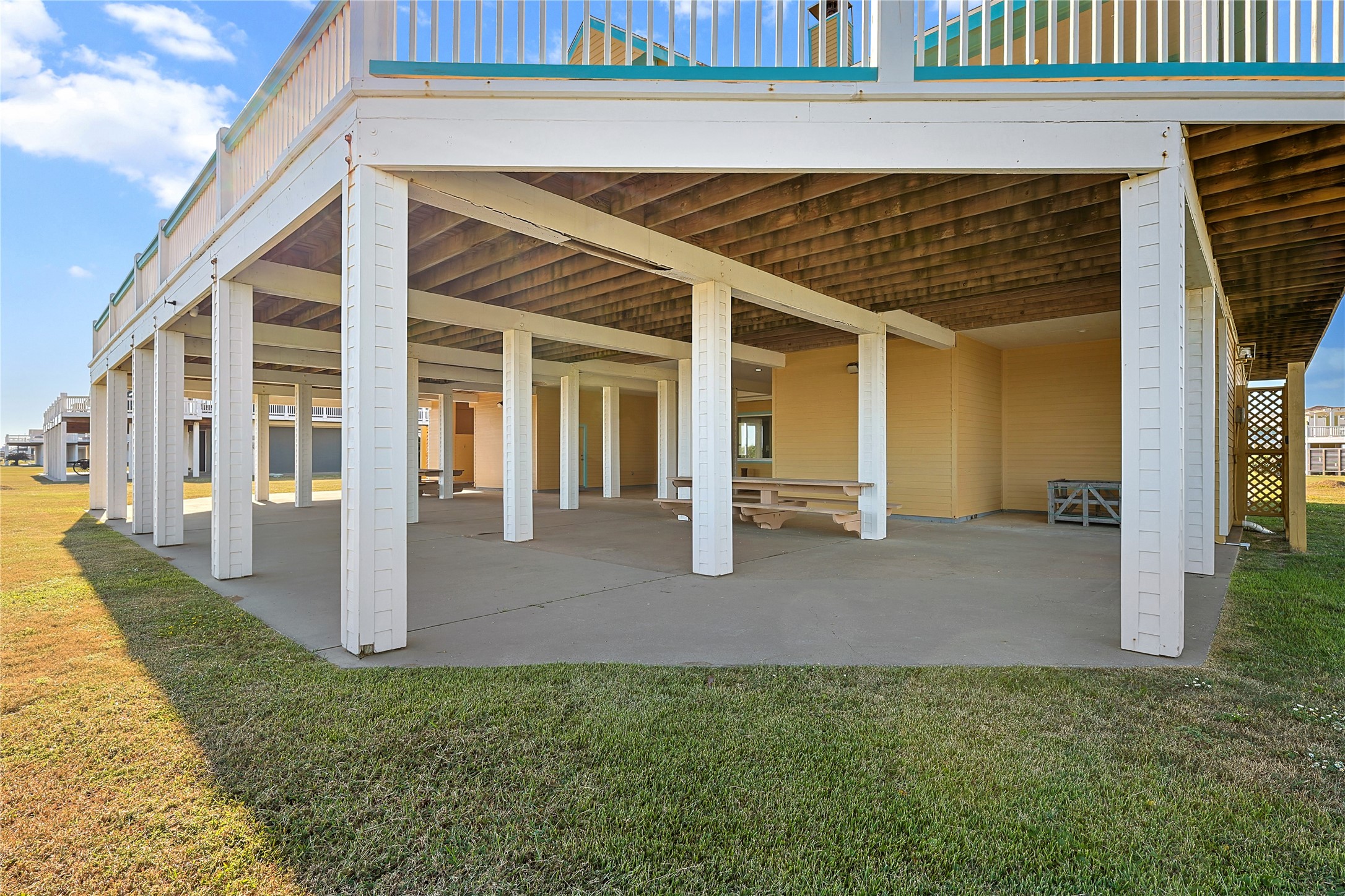 680 Villa Drive Property Photo 9
