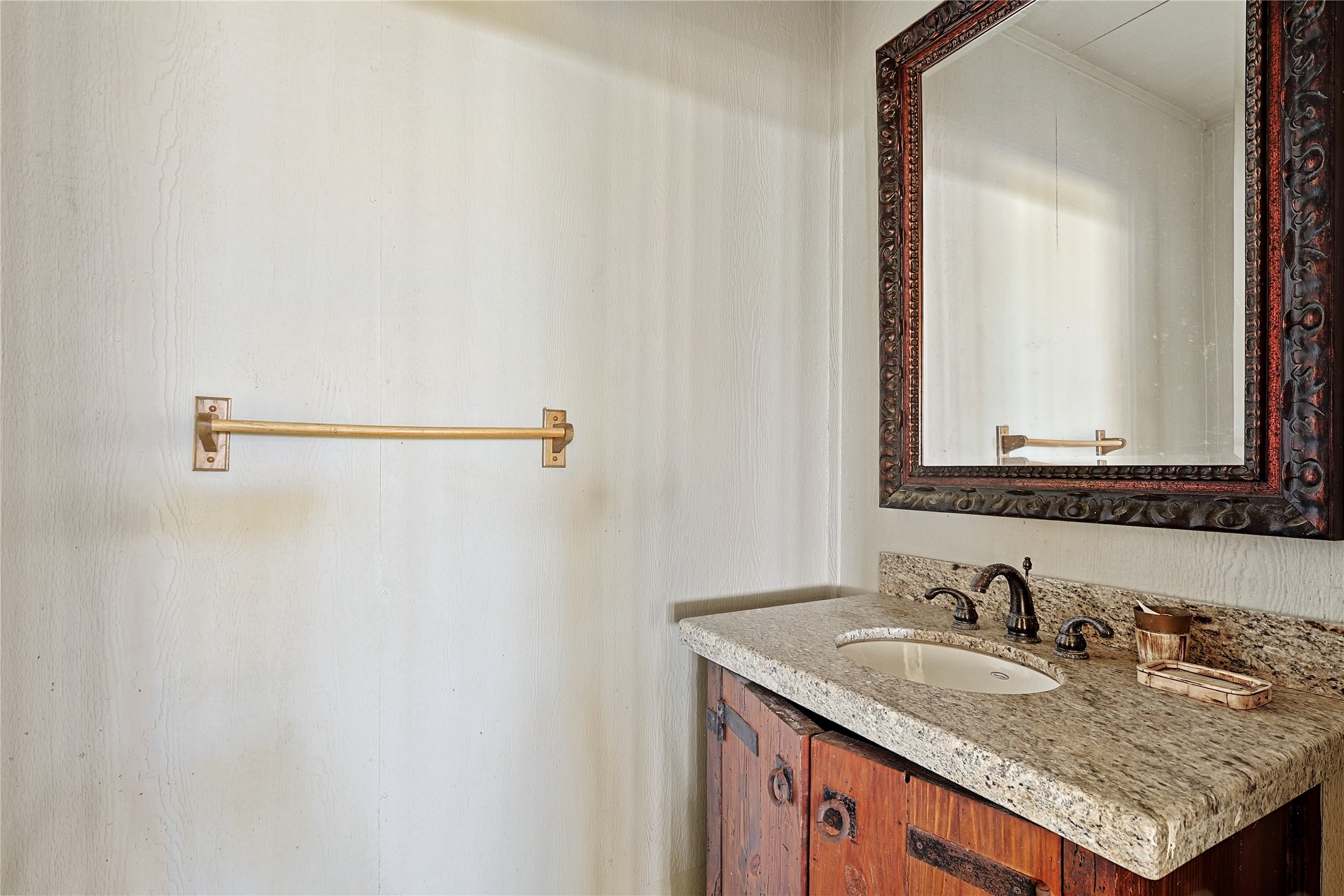 680 Villa Drive Property Photo 11