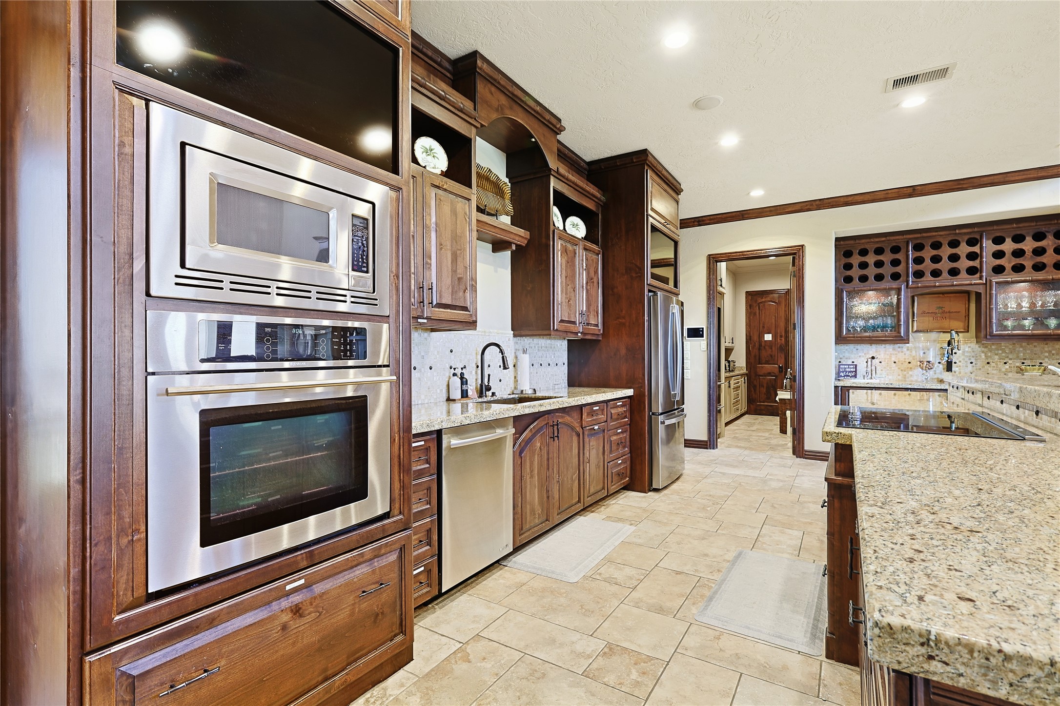 680 Villa Drive Property Photo 16