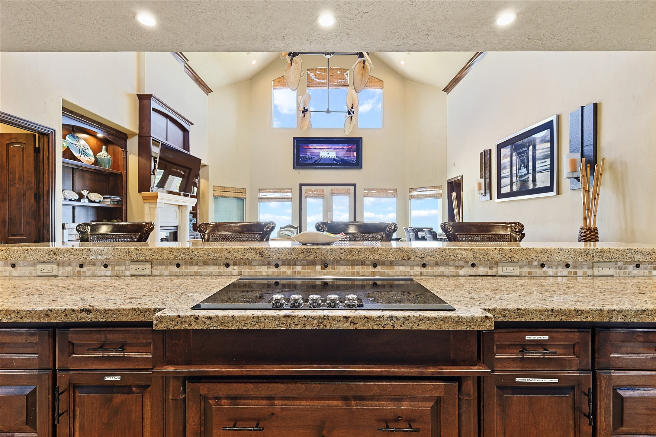 680 Villa Drive Property Photo 17