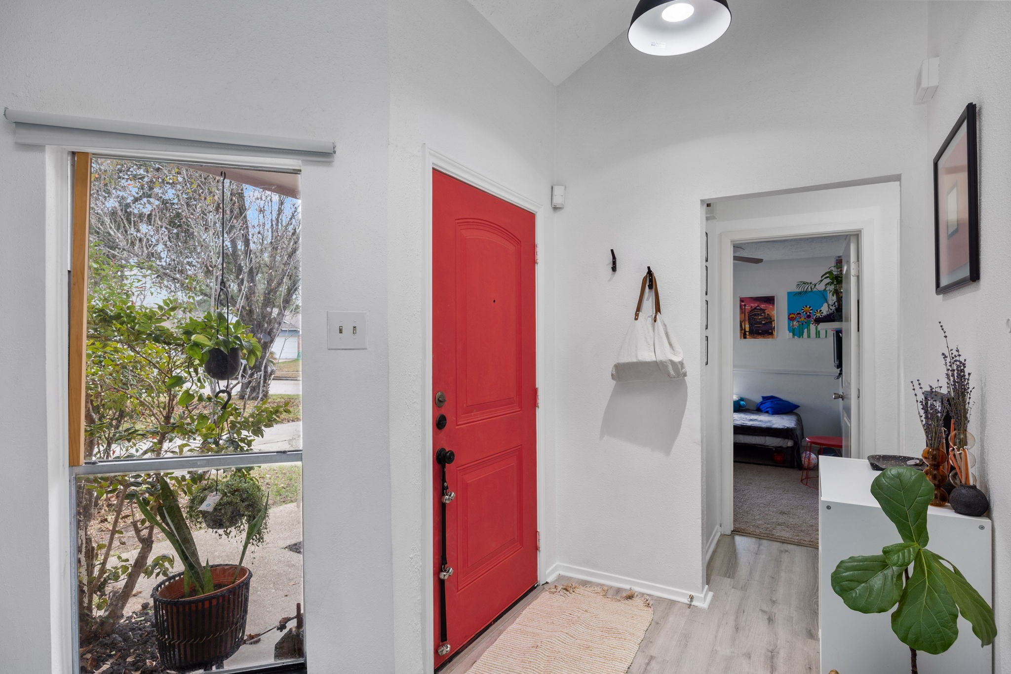 9306 Crescent Moon Drive Property Photo 4