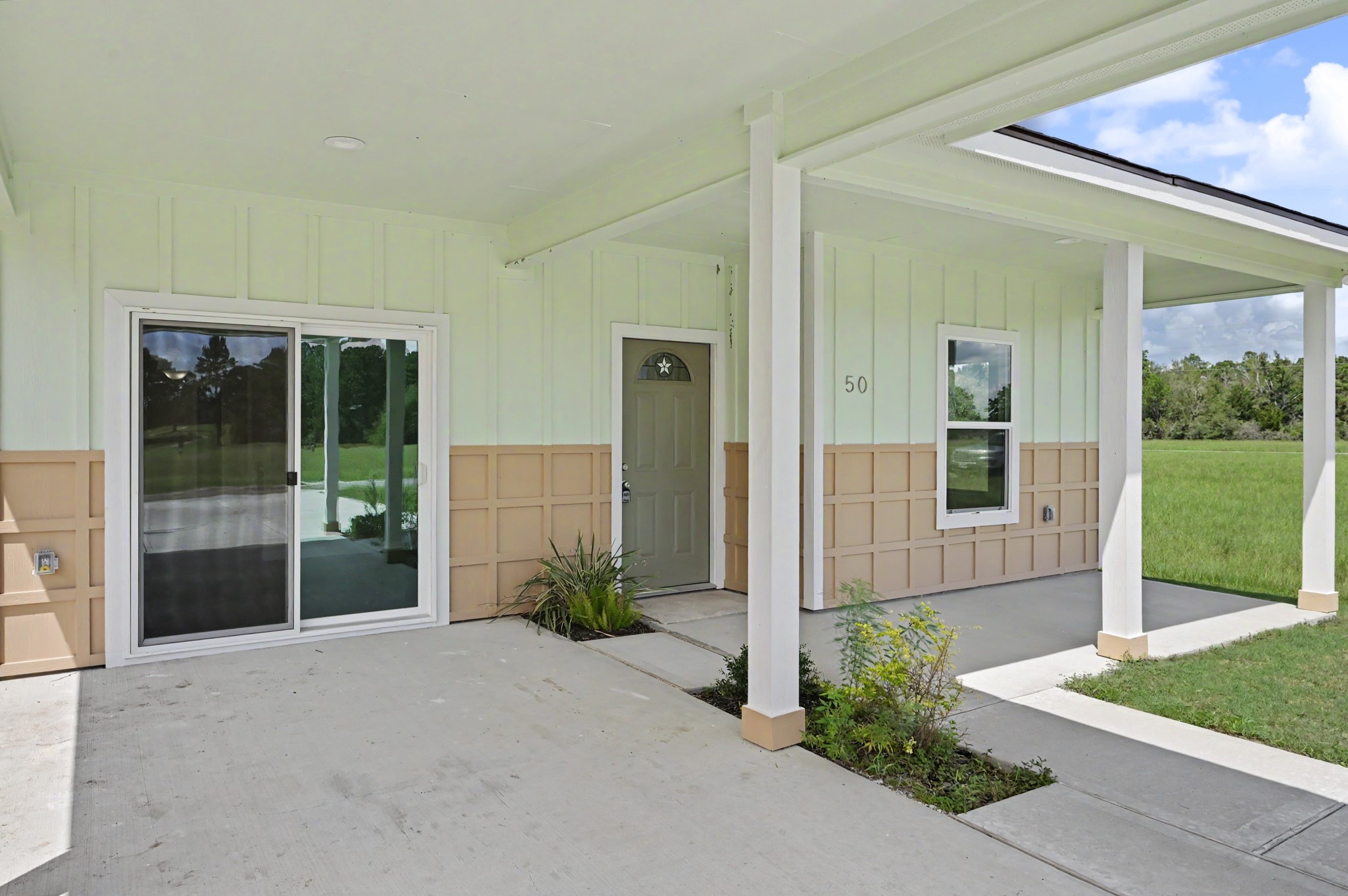 50 Westlake West Property Photo 3