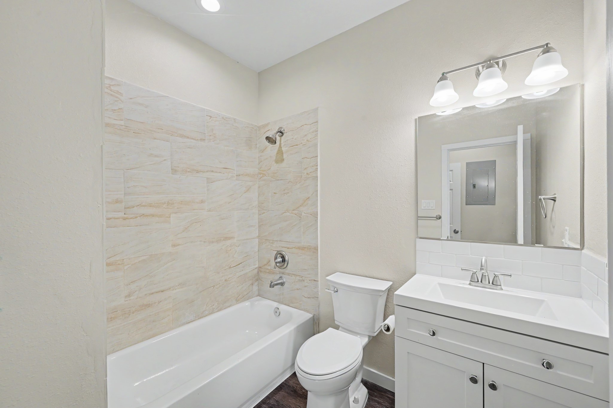 50 Westlake West Property Photo 14