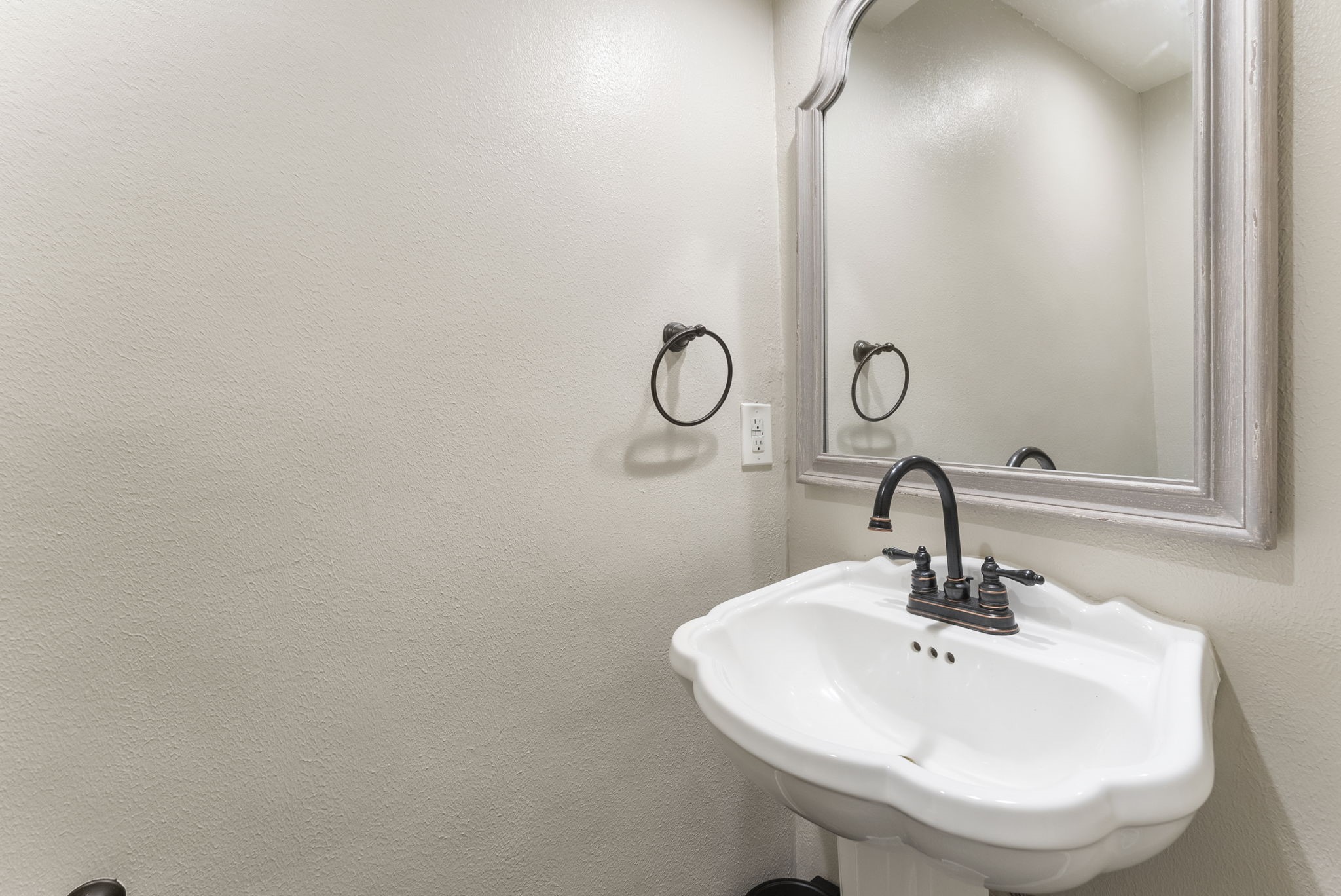 748 Talmalge Hall Drive Property Photo 7