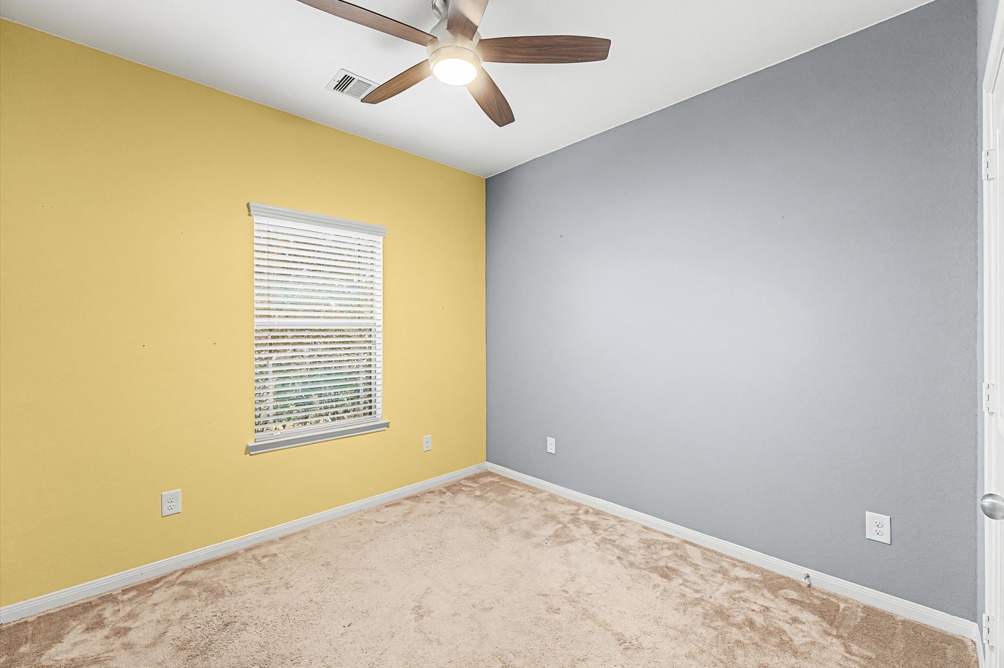 22522 Rustic Valley Court Property Photo 6