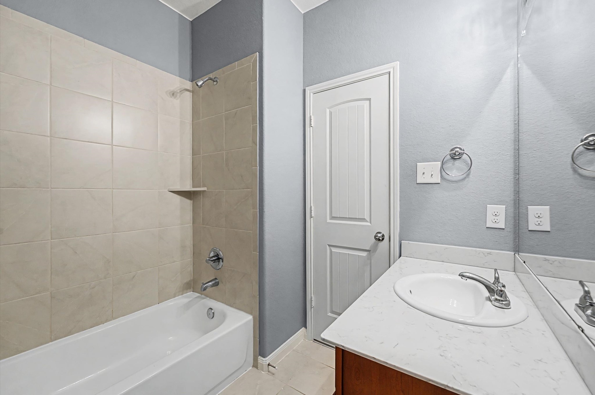 22522 Rustic Valley Court Property Photo 7