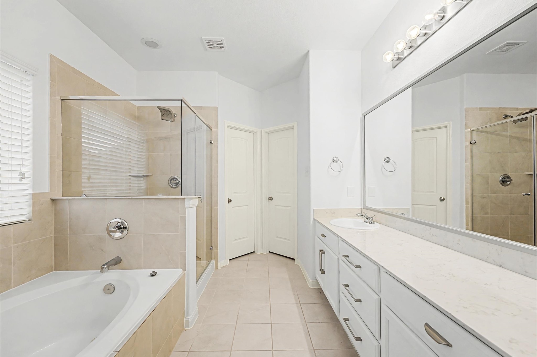 22522 Rustic Valley Court Property Photo 13