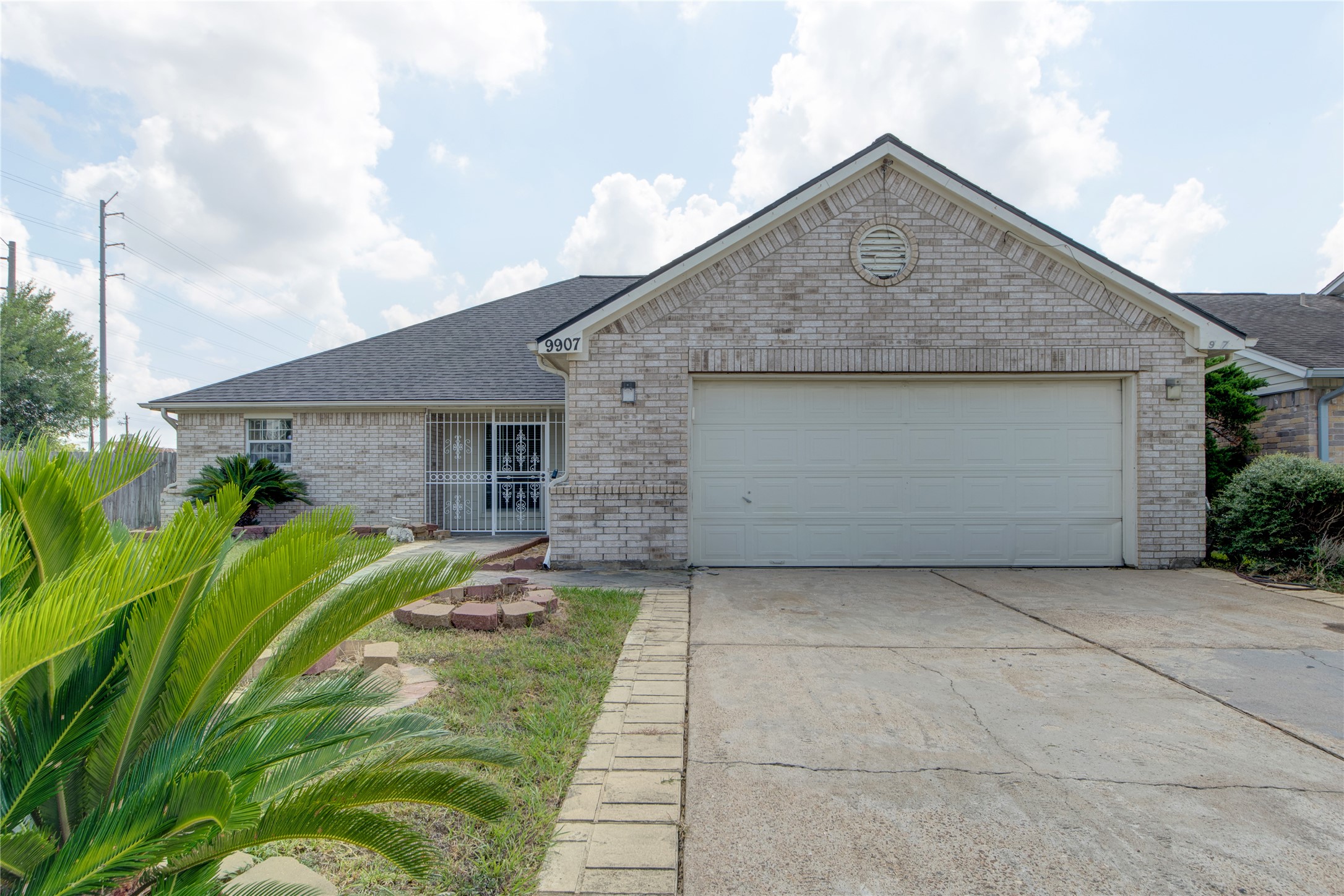 9907 Golden Glen Drive Property Photo 1