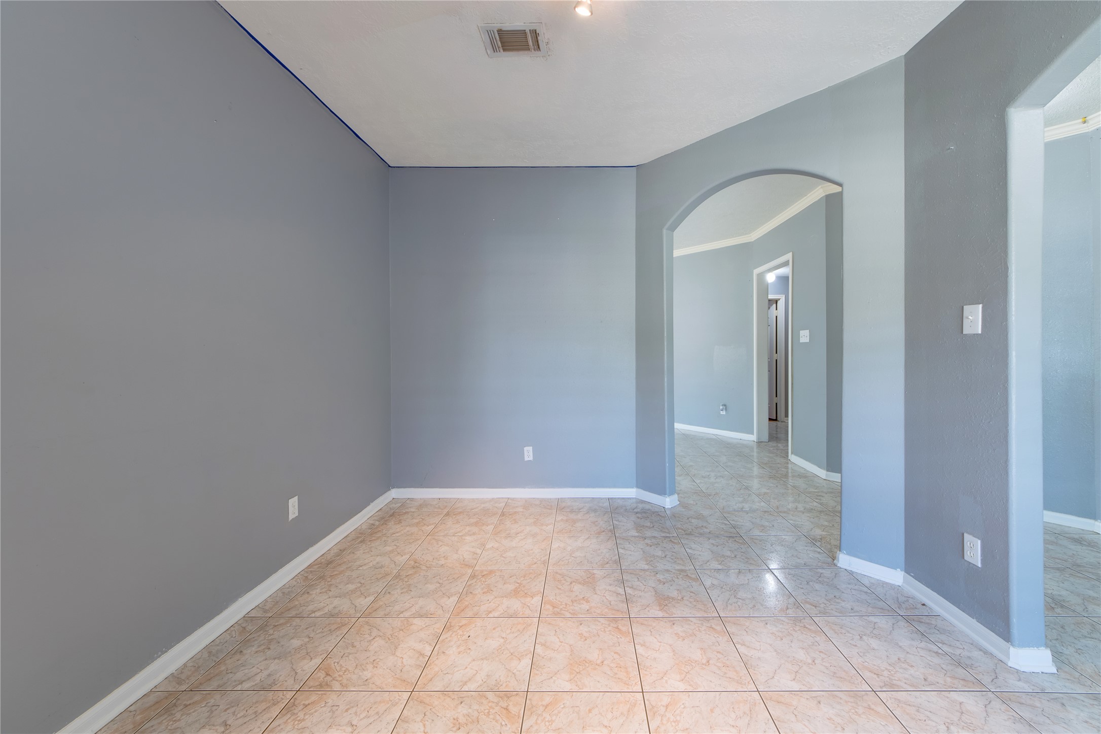 9907 Golden Glen Drive Property Photo 7