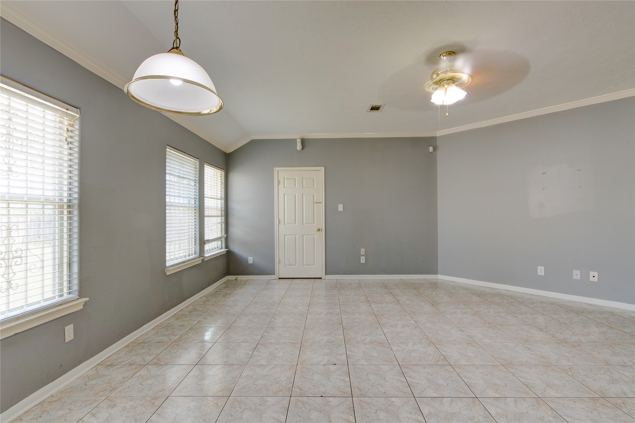 9907 Golden Glen Drive Property Photo 11