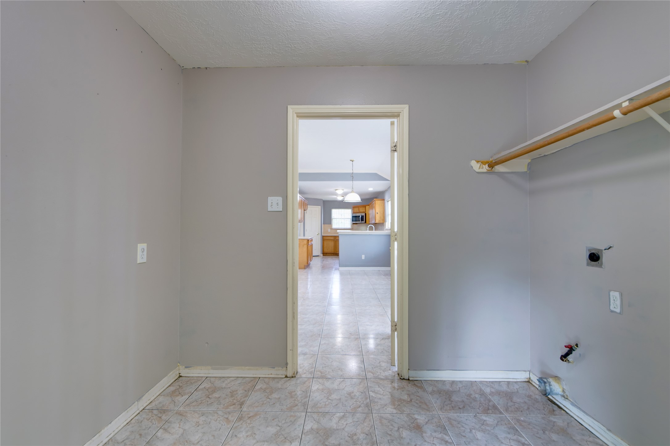 9907 Golden Glen Drive Property Photo 14