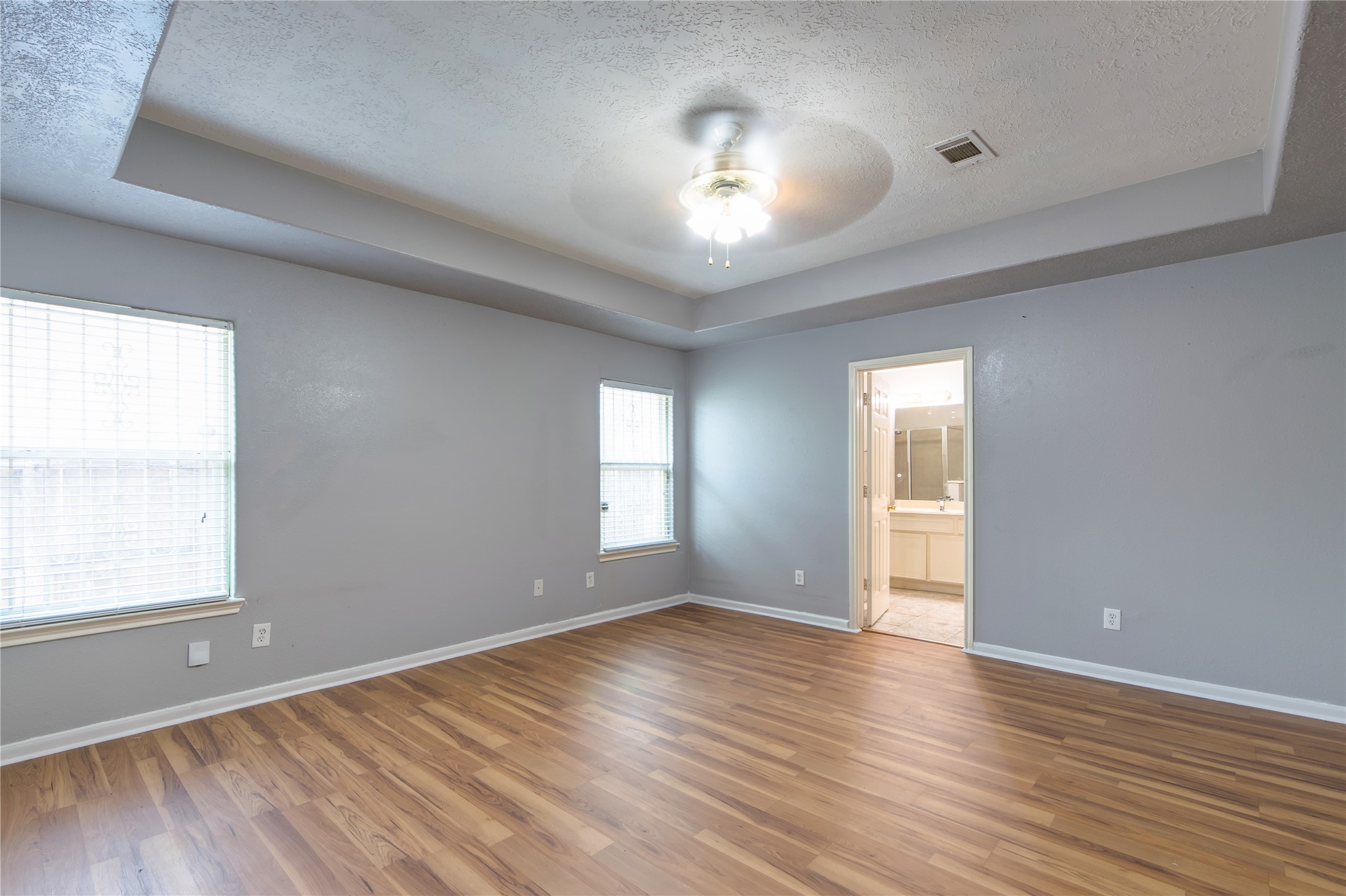 9907 Golden Glen Drive Property Photo 16