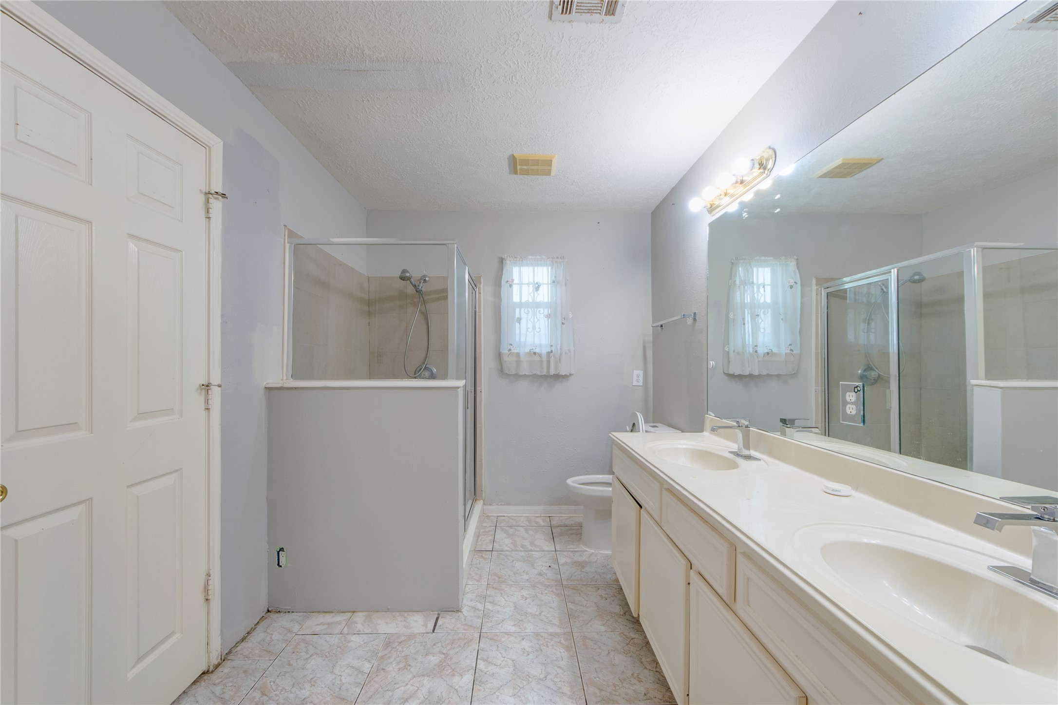 9907 Golden Glen Drive Property Photo 17