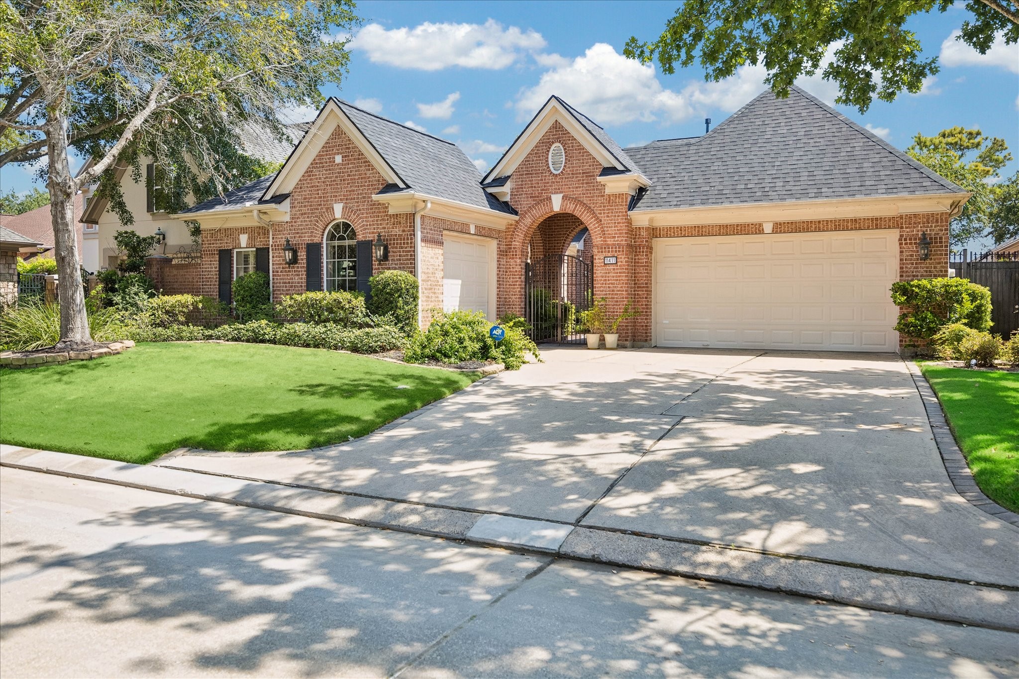 11411 Gallant Ridge Lane Property Photo 1