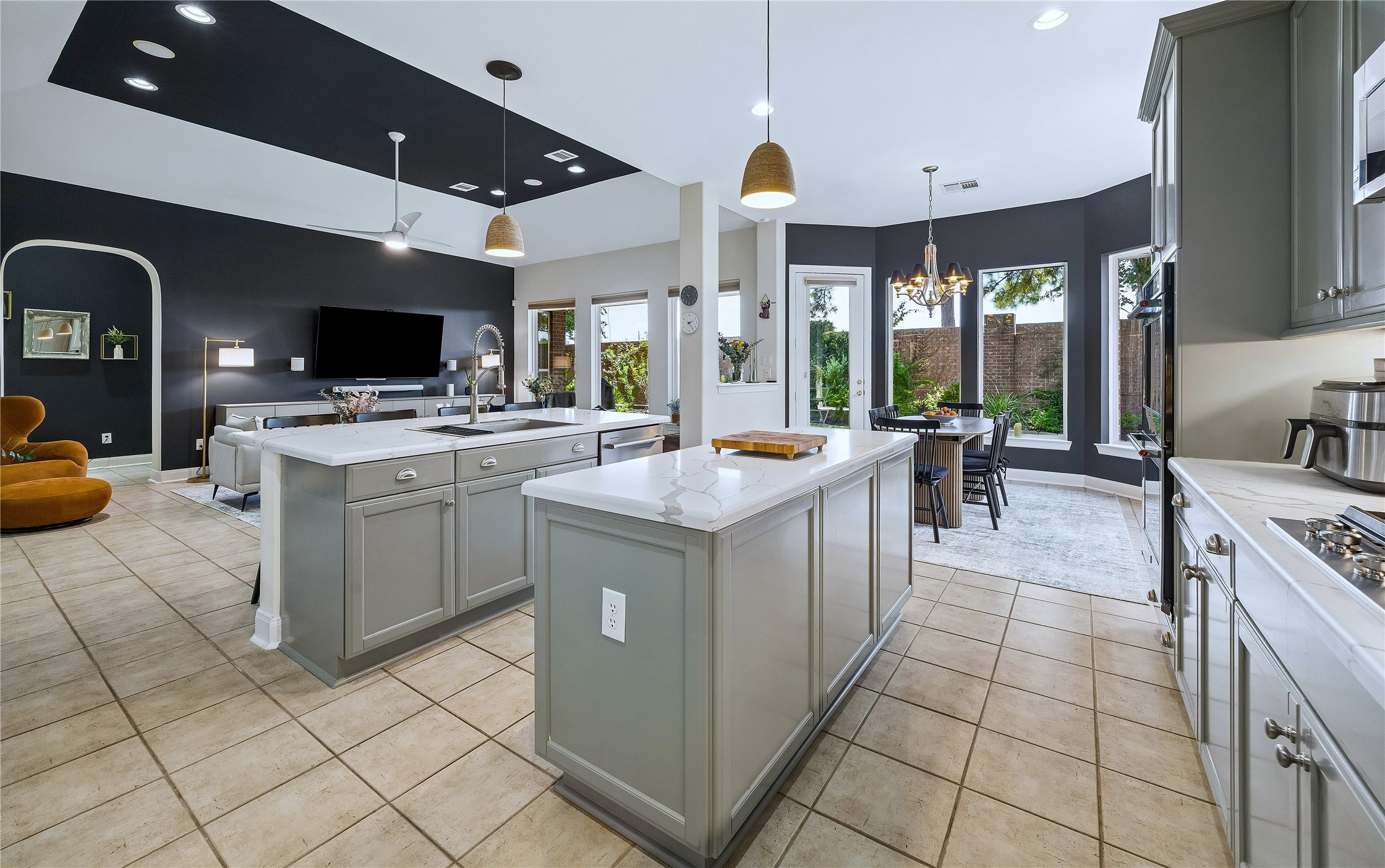 11411 Gallant Ridge Lane Property Photo 10