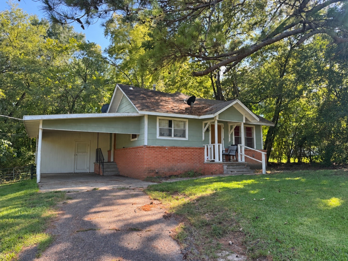 1310 Old Woodville Road Property Photo 2