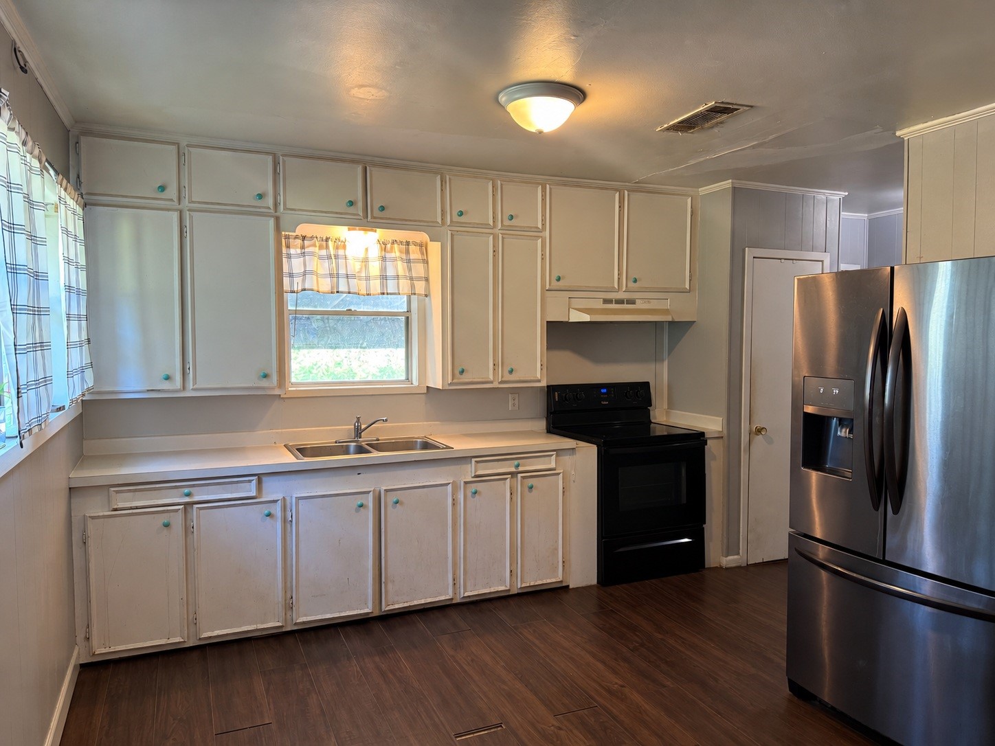 1310 Old Woodville Road Property Photo 6