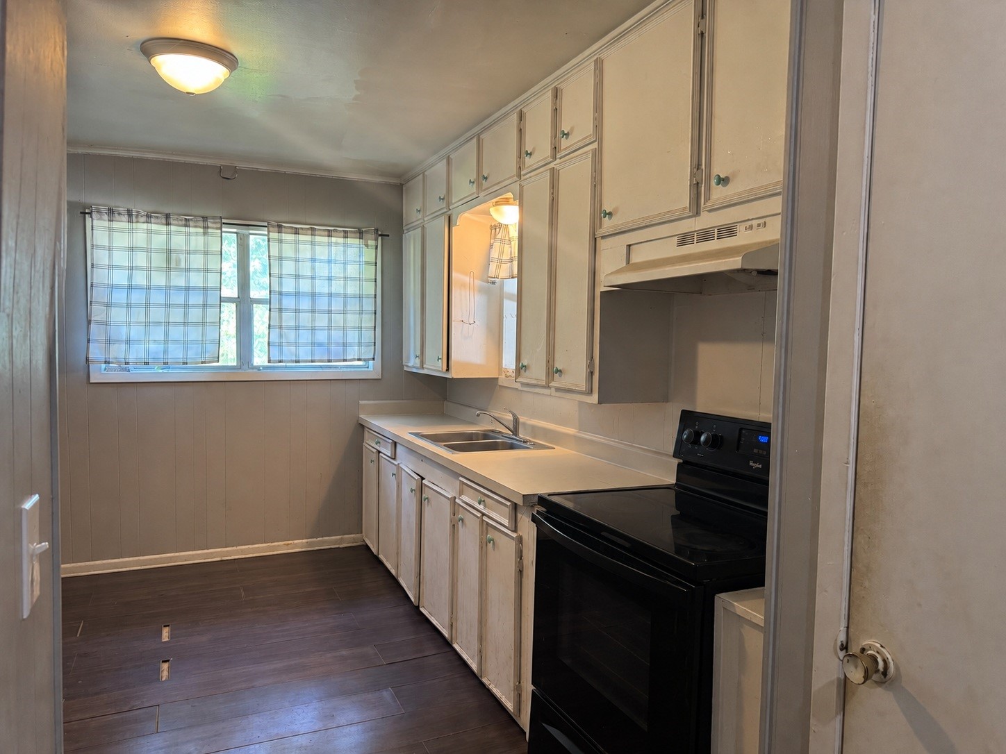 1310 Old Woodville Road Property Photo 7
