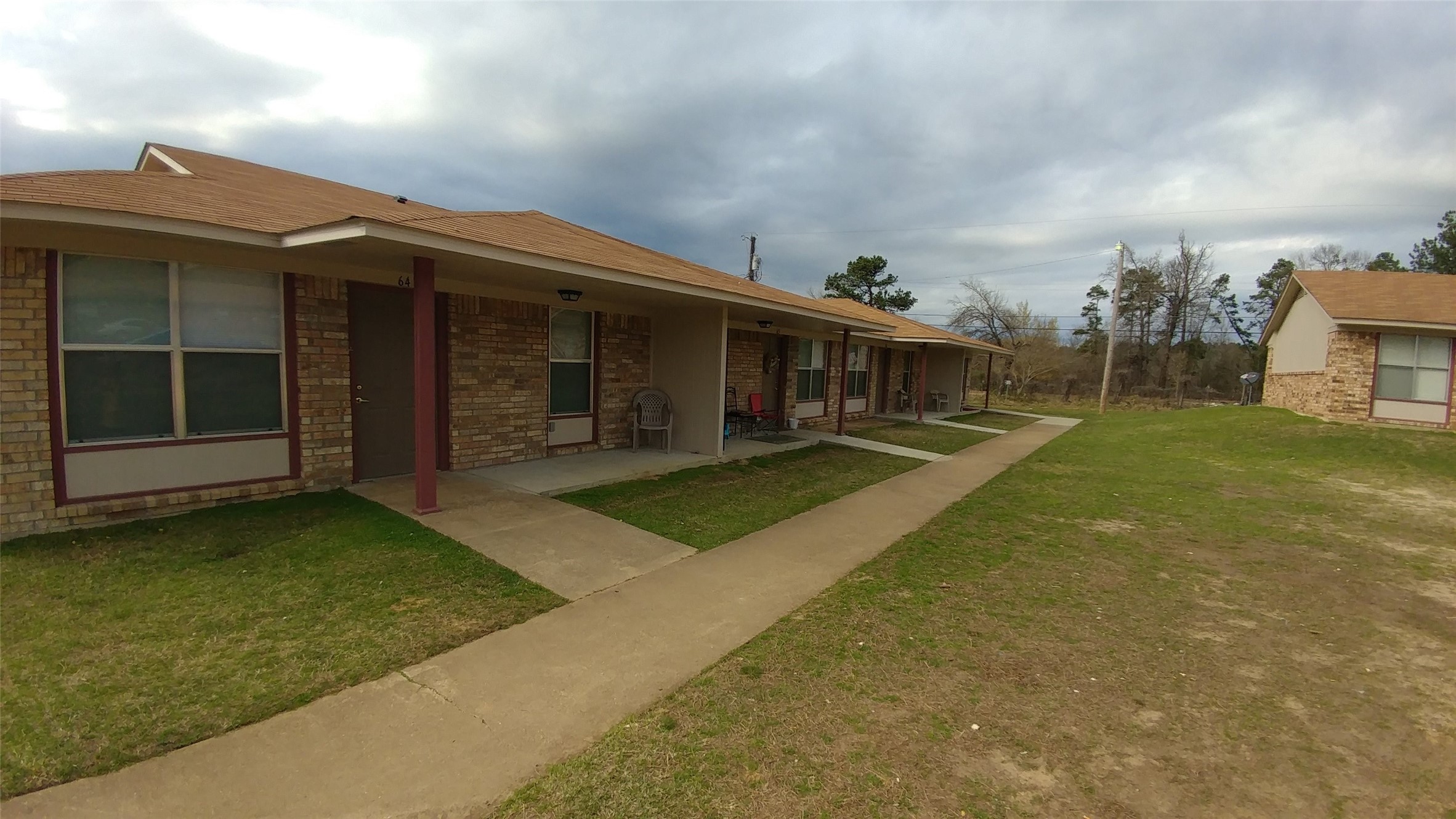 1300 Courtland Rd Property Photo 2