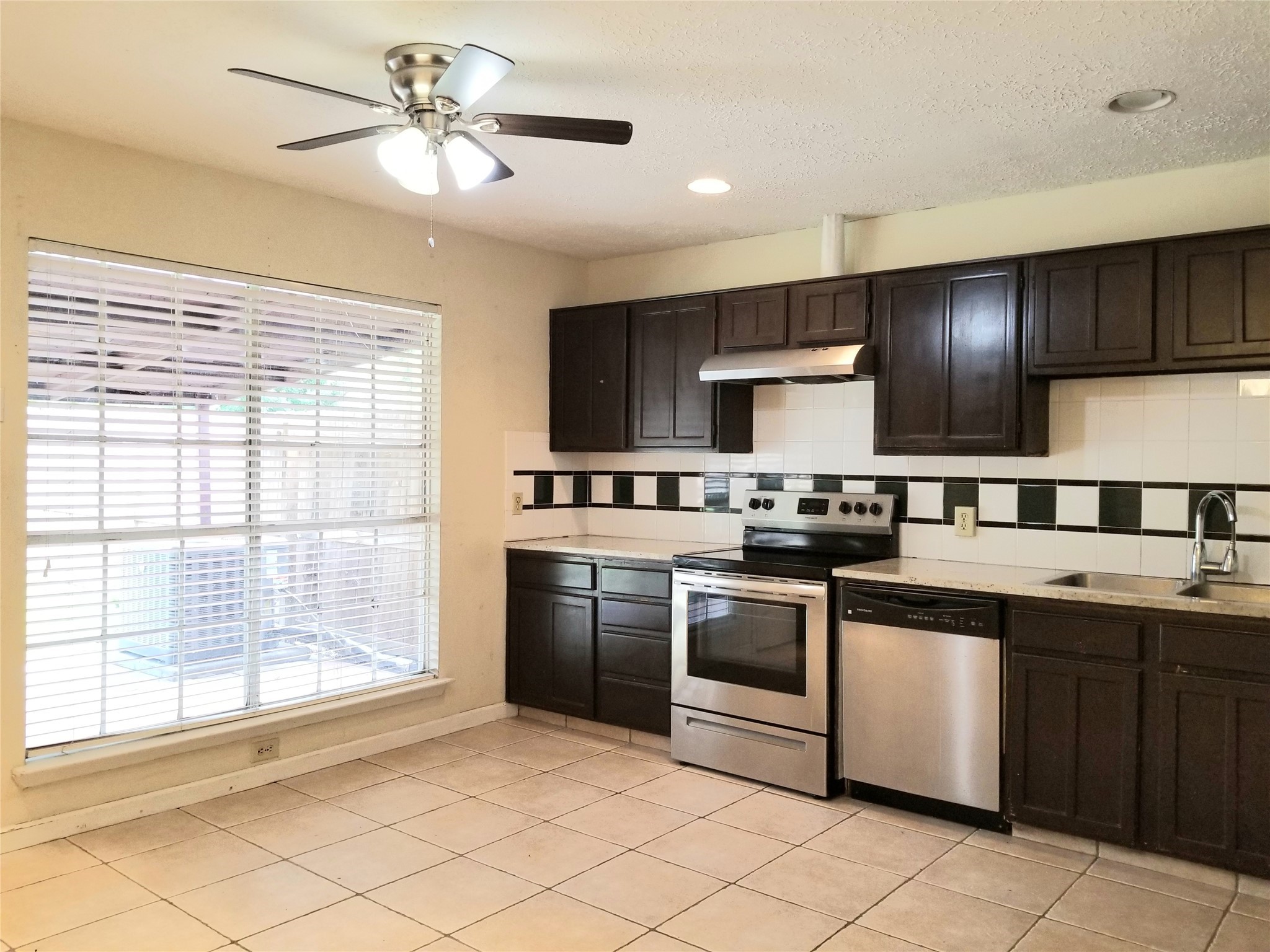 13915 Cravenridge Drive Property Photo 8
