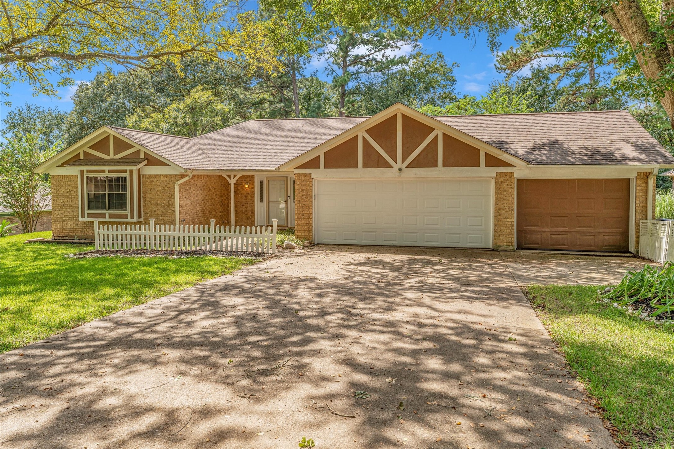610 Green Hills Drive Property Photo 1