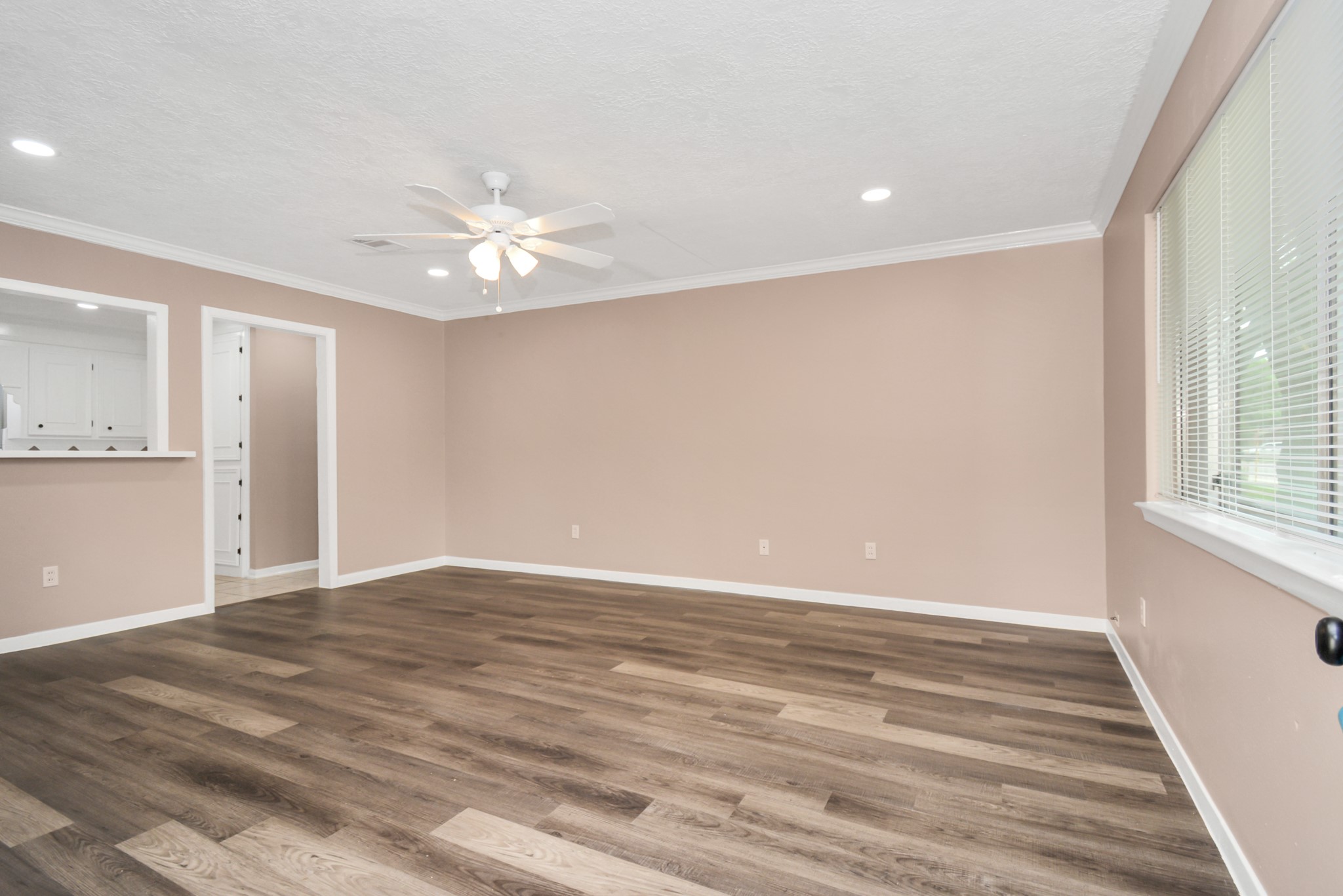 1906 Airline Drive Property Photo 3
