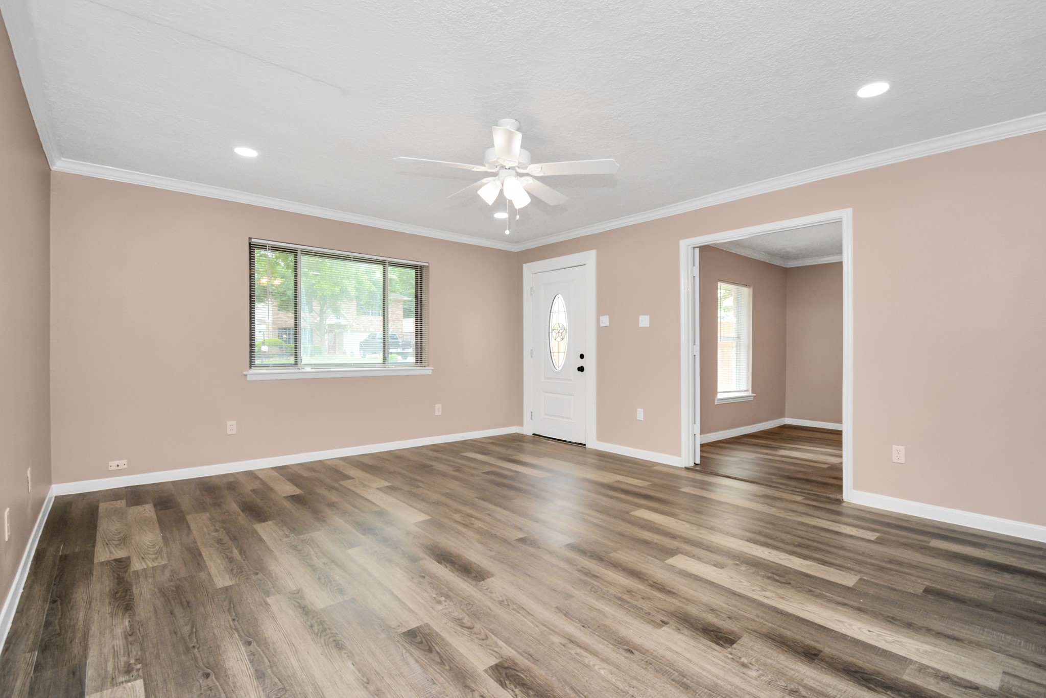 1906 Airline Drive Property Photo 4
