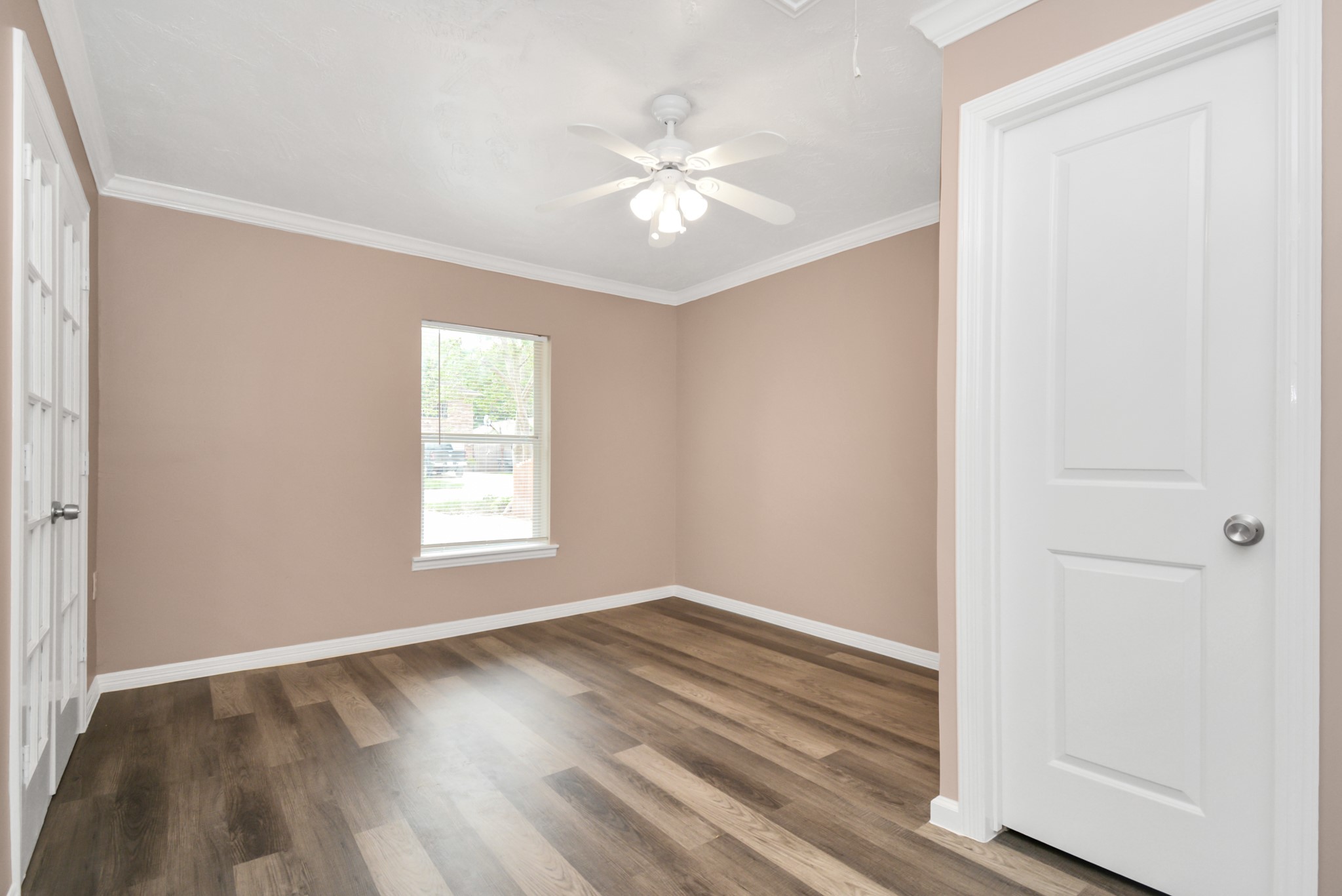 1906 Airline Drive Property Photo 7
