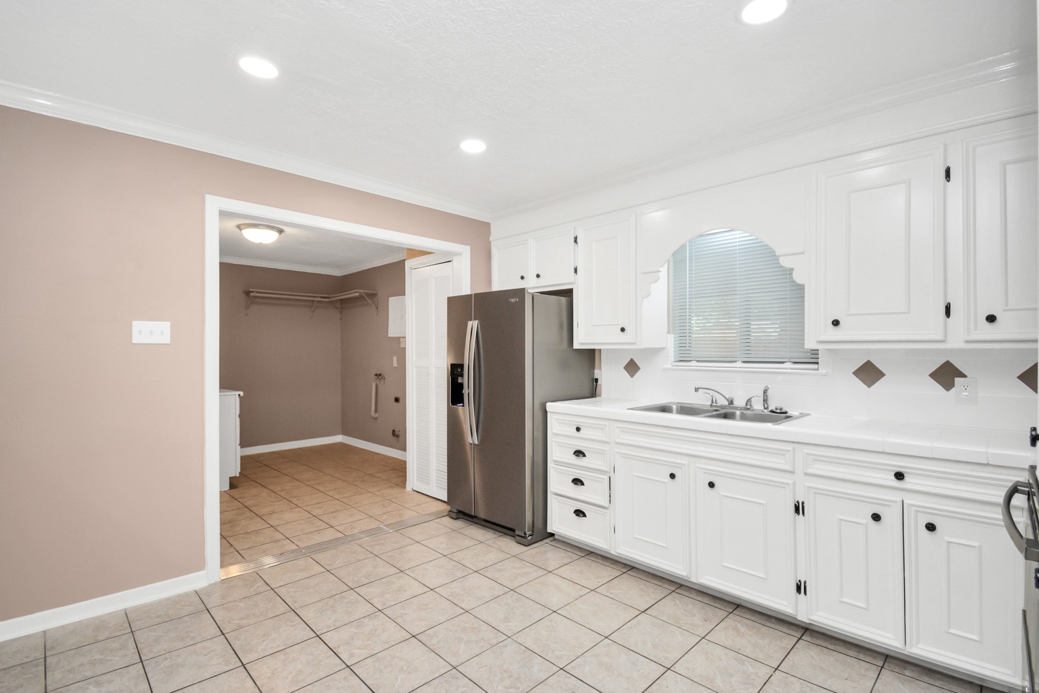 1906 Airline Drive Property Photo 12