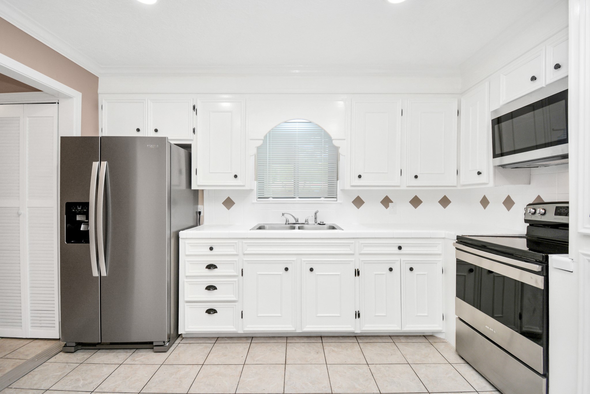 1906 Airline Drive Property Photo 13