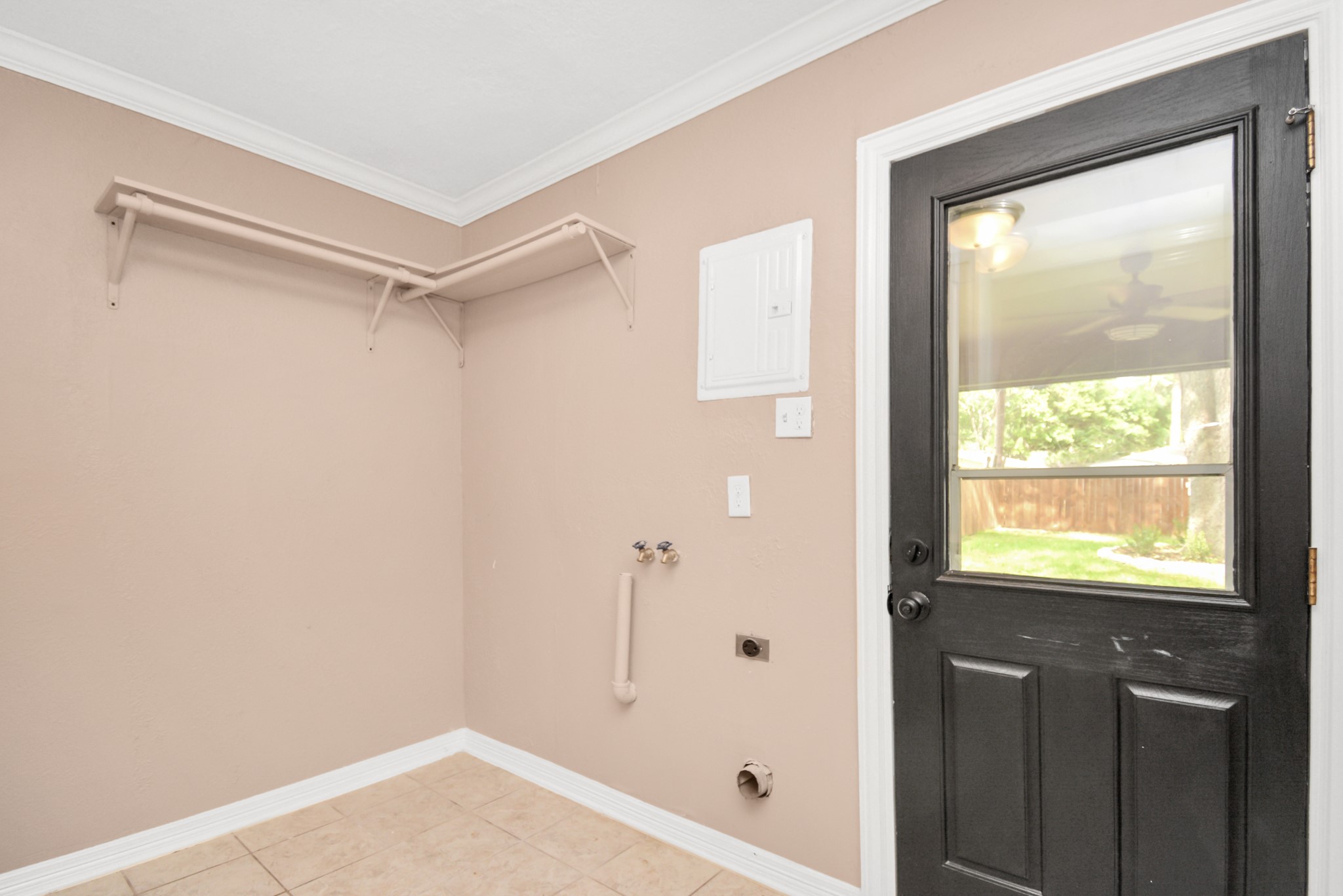 1906 Airline Drive Property Photo 15
