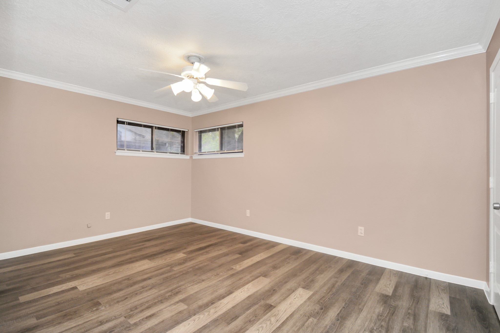 1906 Airline Drive Property Photo 16