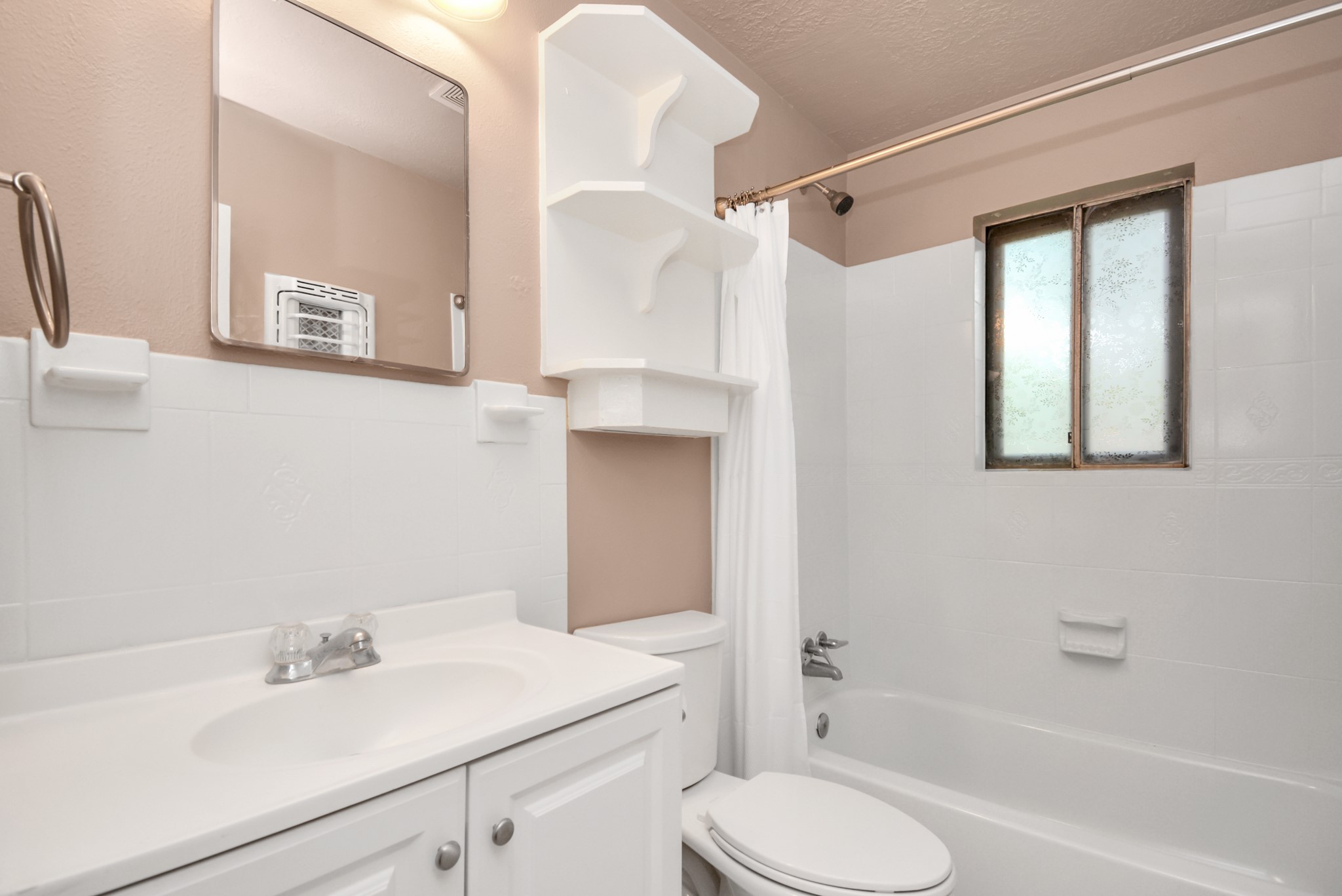 1906 Airline Drive Property Photo 18