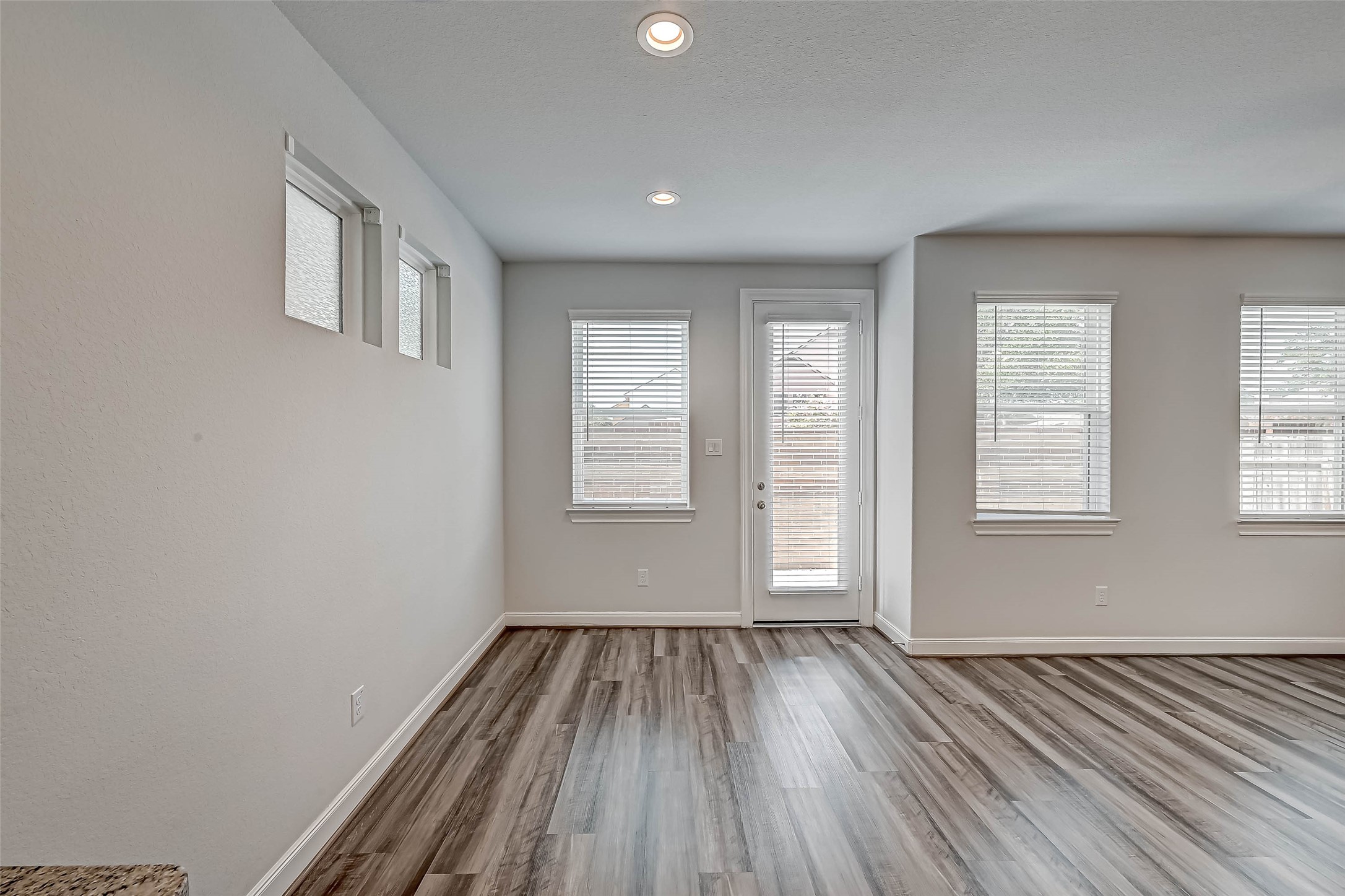 9905 Brickhouse Drive Property Photo 11