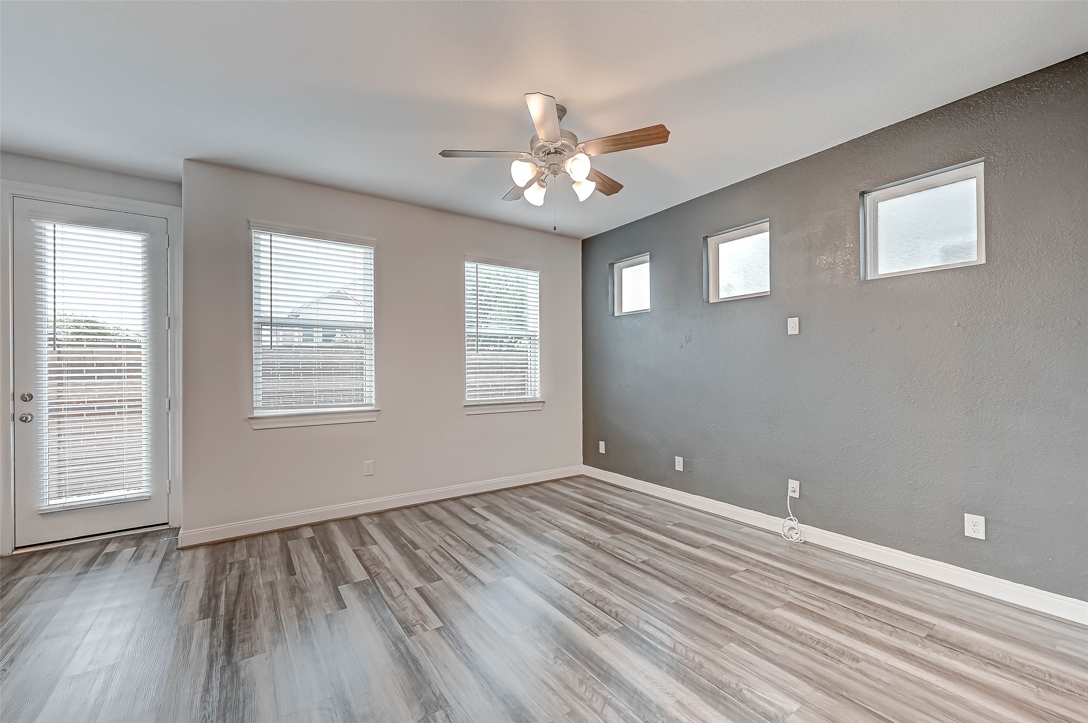 9905 Brickhouse Drive Property Photo 12