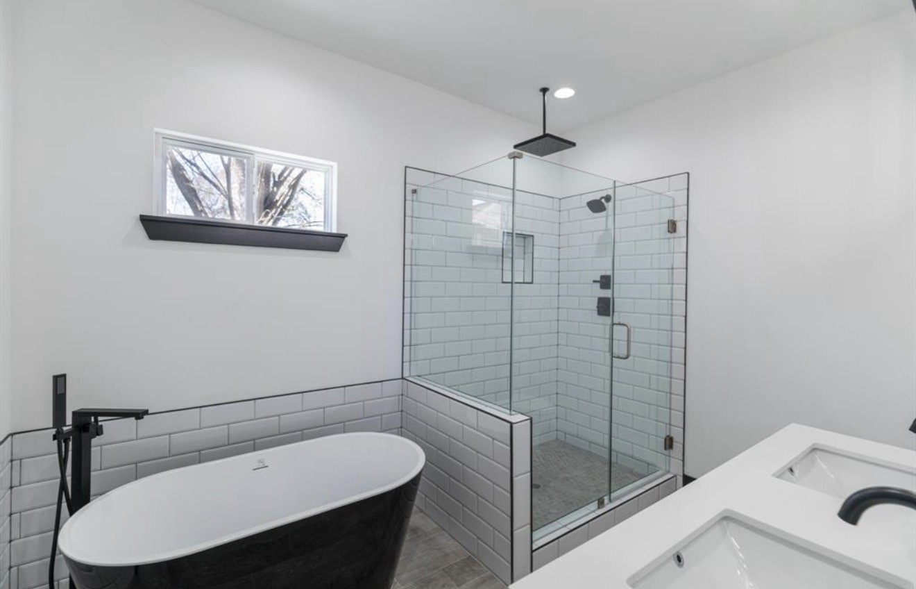 409 Winnie Street Property Photo 3