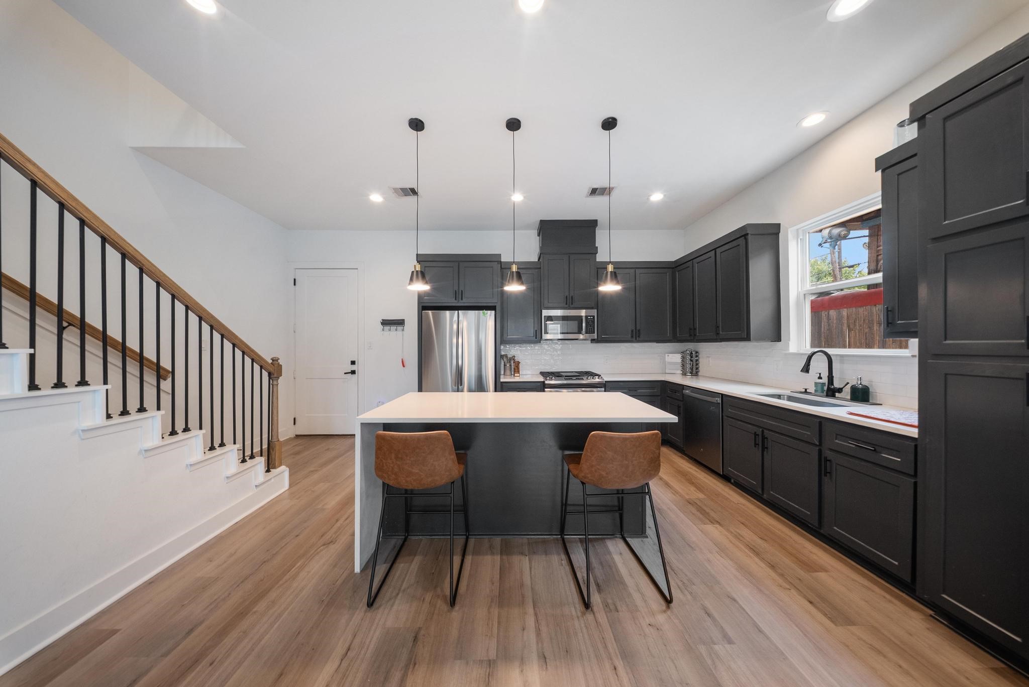 9 Super Street Property Photo 3