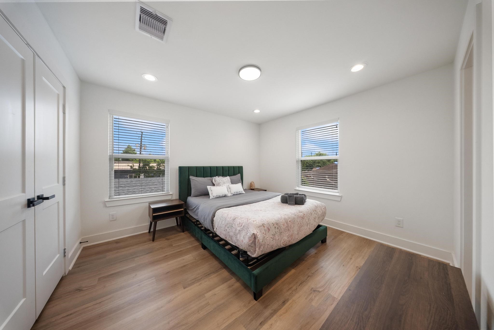 9 Super Street Property Photo 13