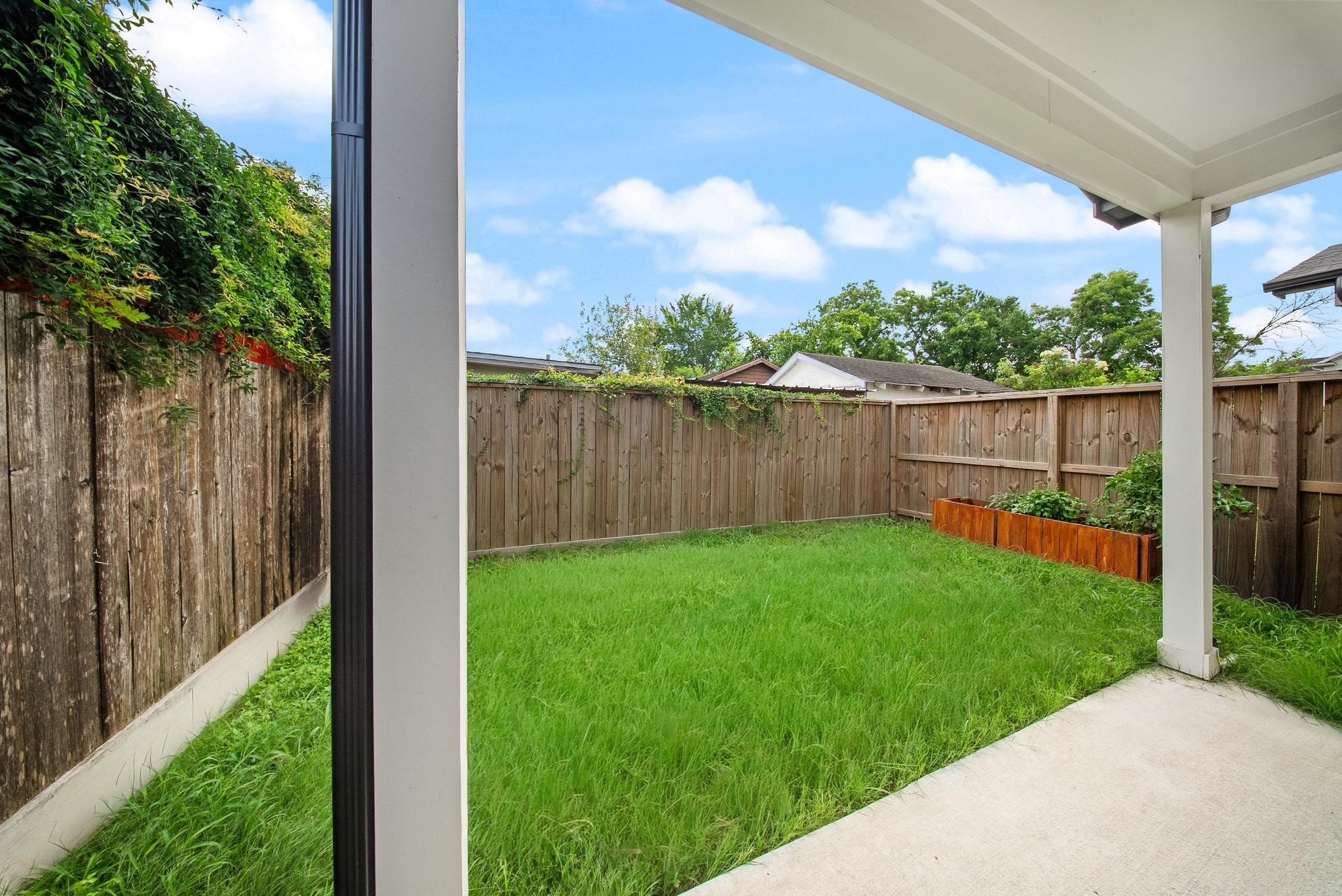 9 Super Street Property Photo 19