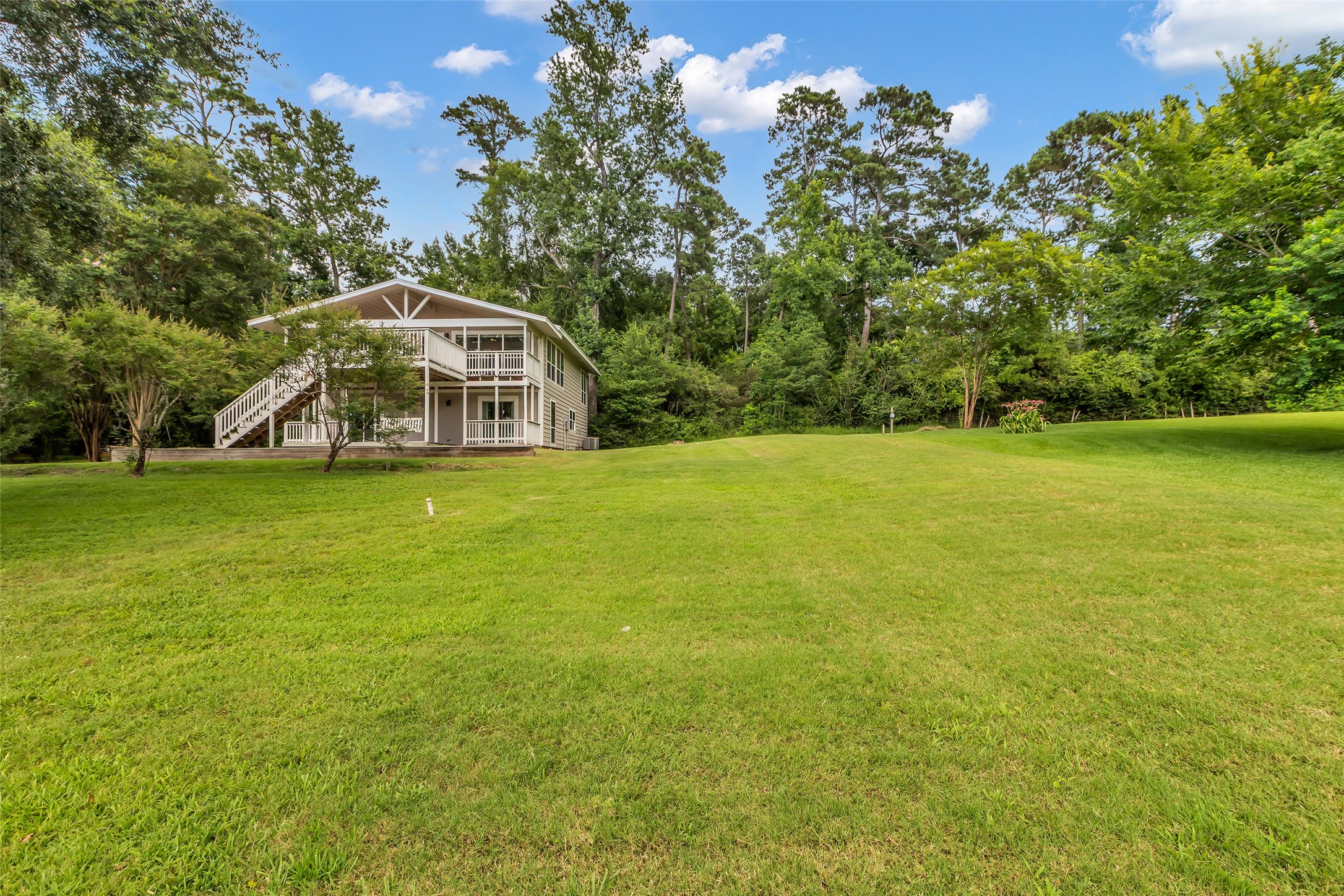 671 Lakeview Harbor Property Photo 4