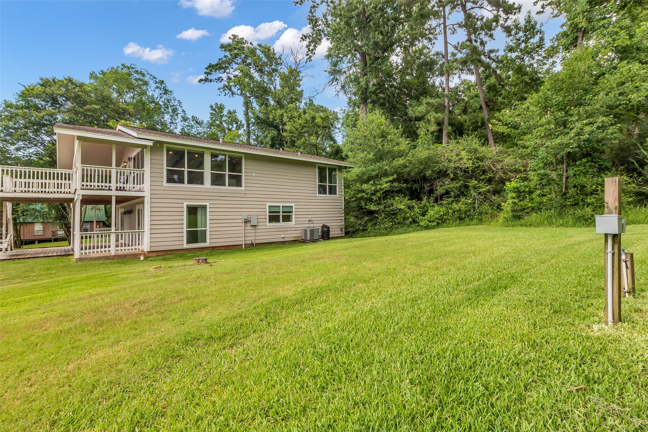 671 Lakeview Harbor Property Photo 5