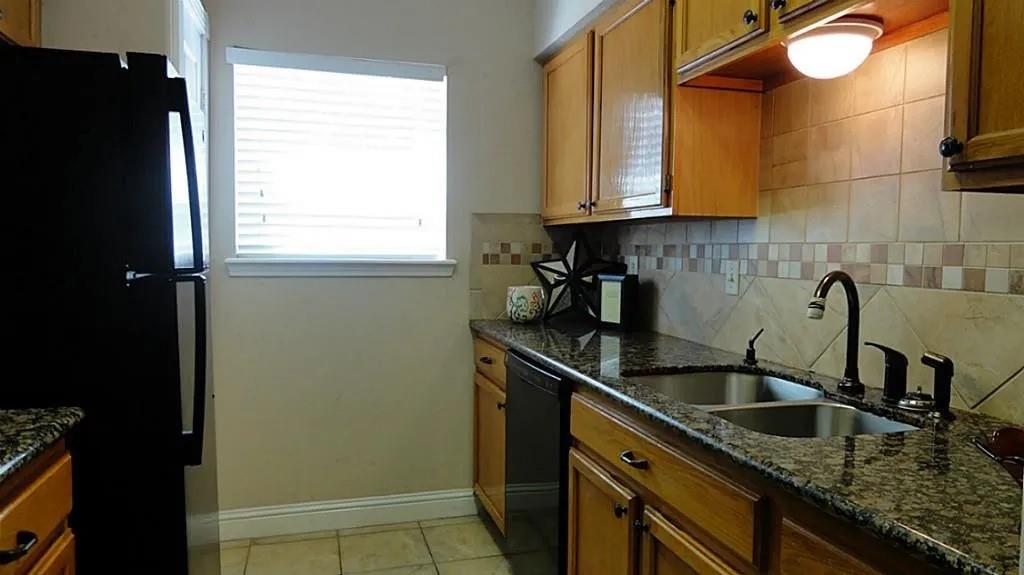 17465 Red Oak Drive 7465 Property Photo 9
