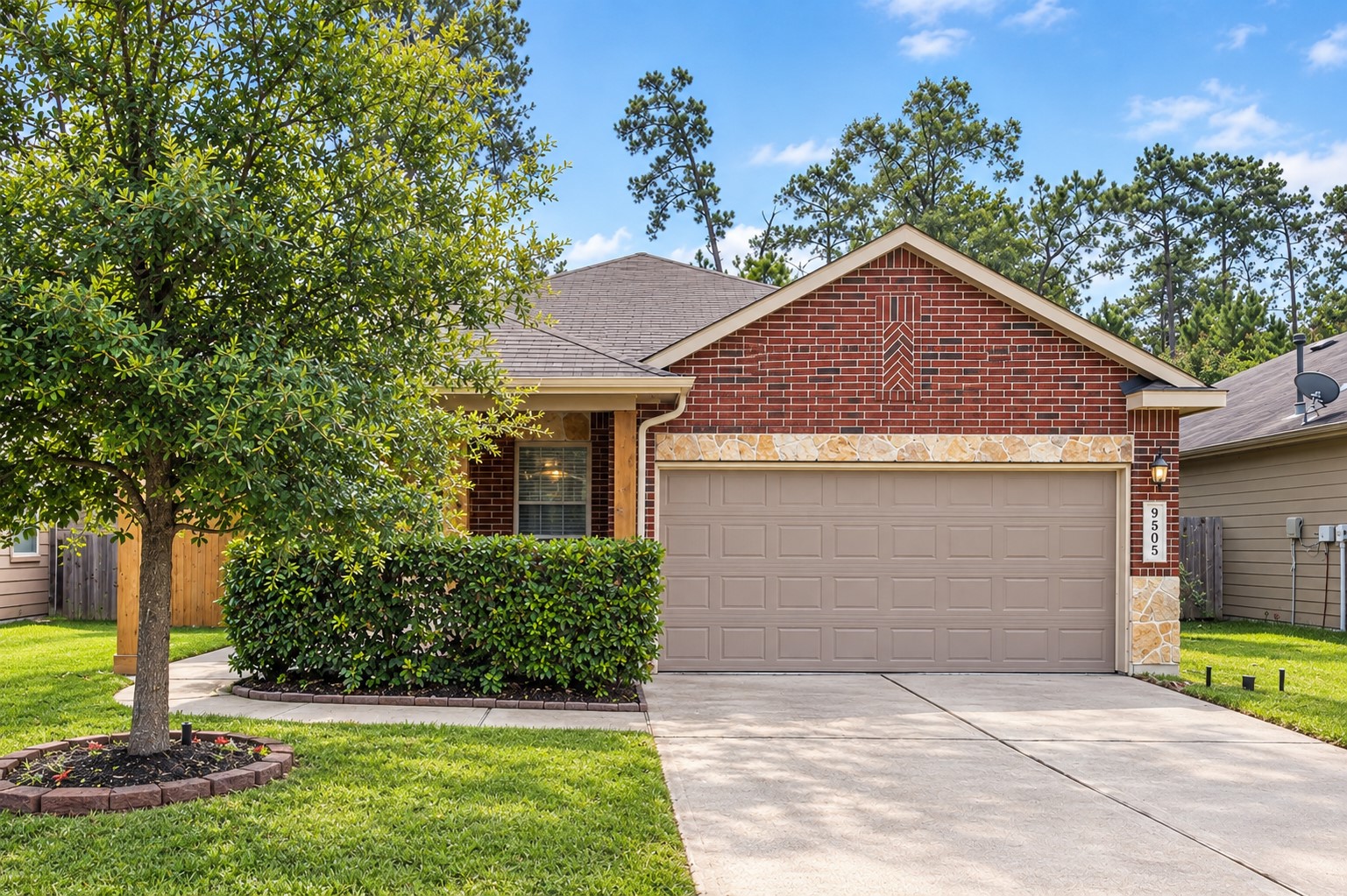 9505 E Woodmark Property Photo 1