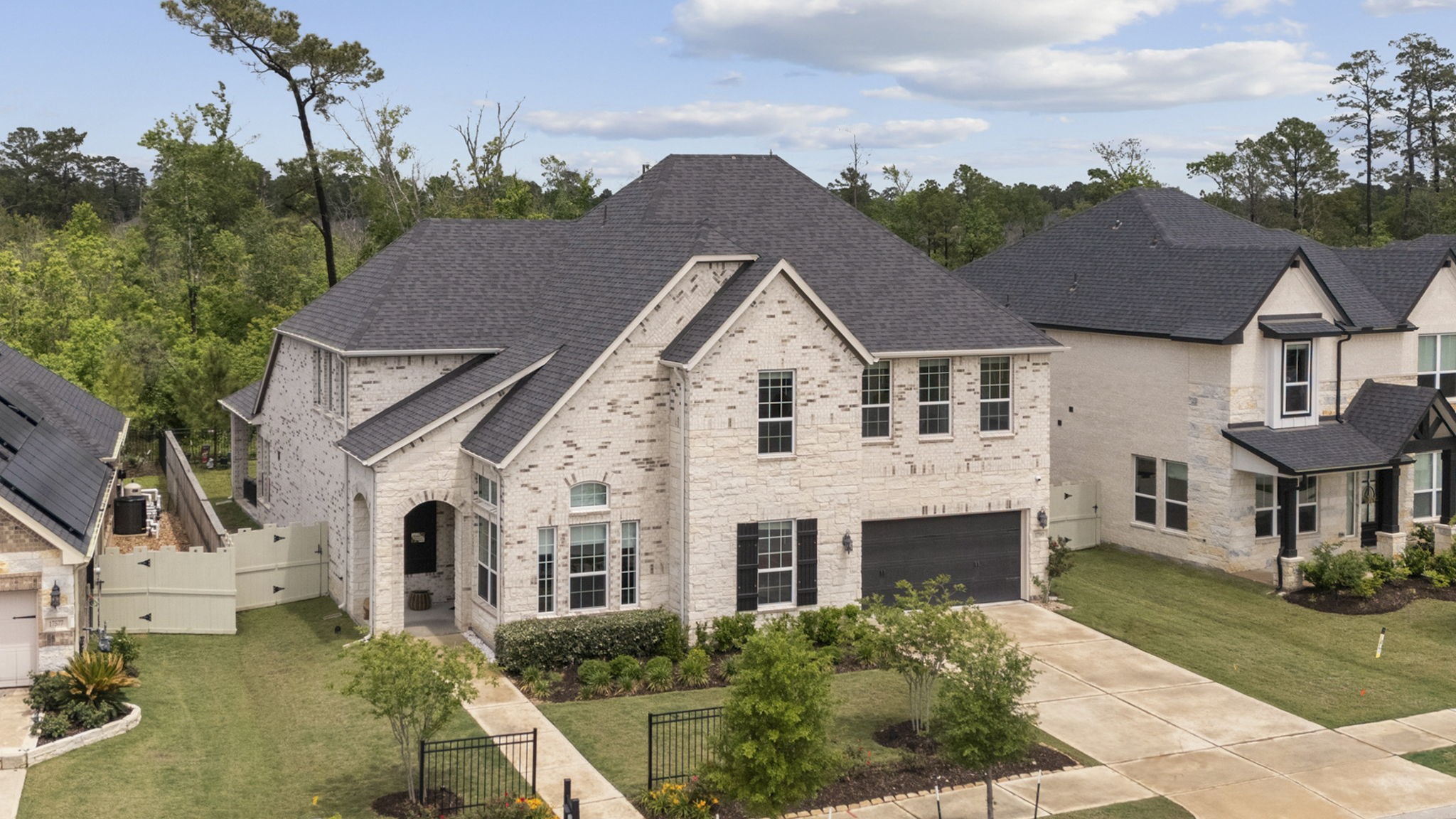 17583 Harpers Way Property Photo 1