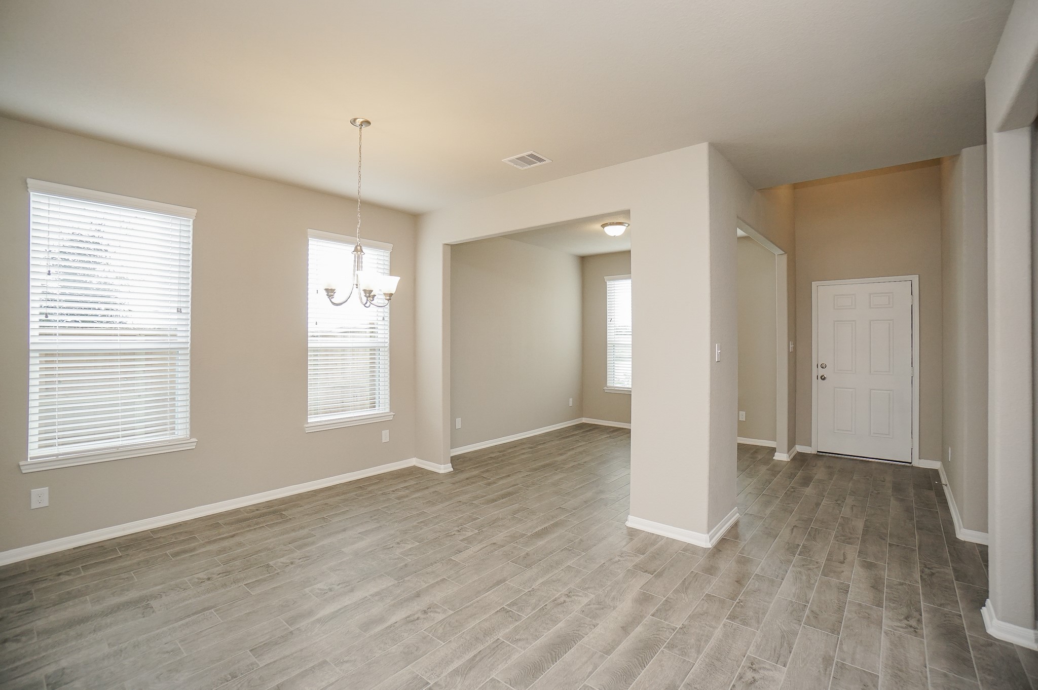 5463 Grand View Drive Property Photo 4