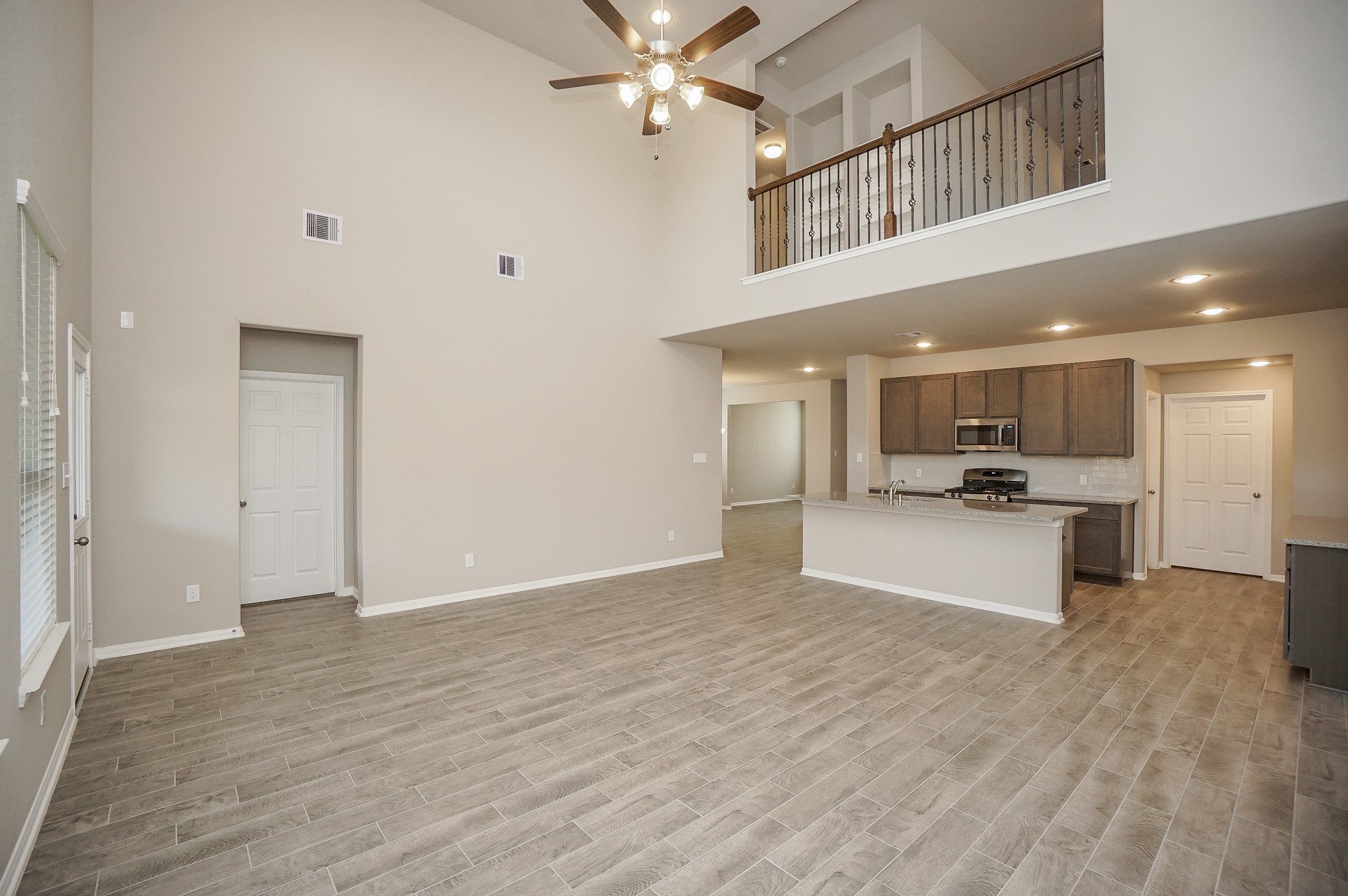 5463 Grand View Drive Property Photo 6