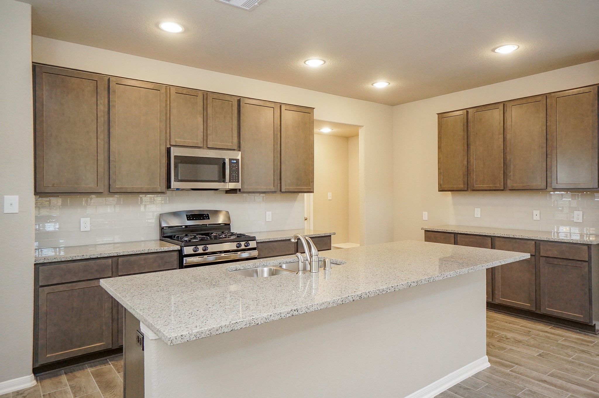 5463 Grand View Drive Property Photo 8