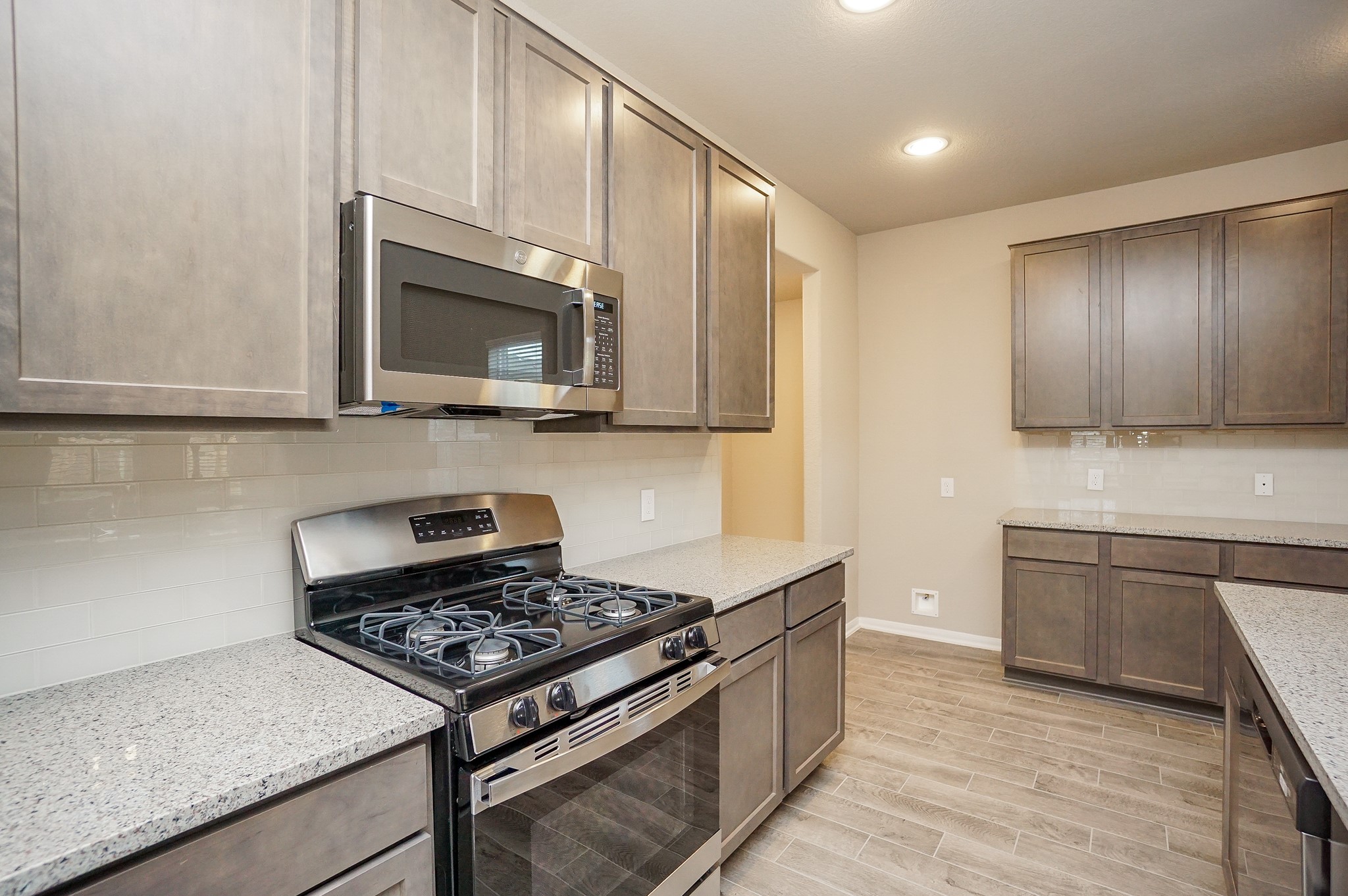 5463 Grand View Drive Property Photo 10