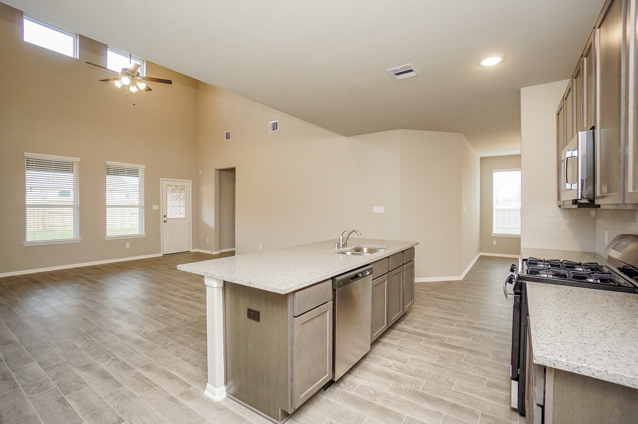 5463 Grand View Drive Property Photo 11