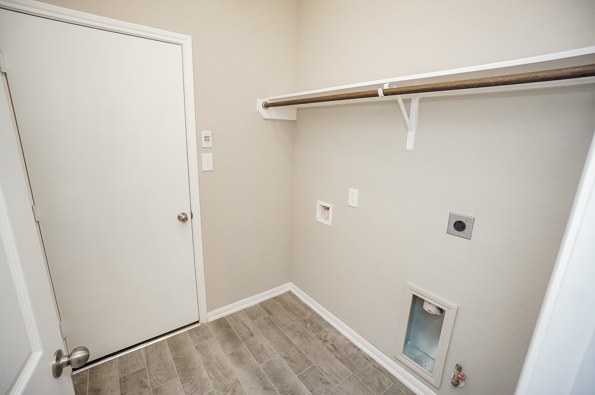 5463 Grand View Drive Property Photo 14